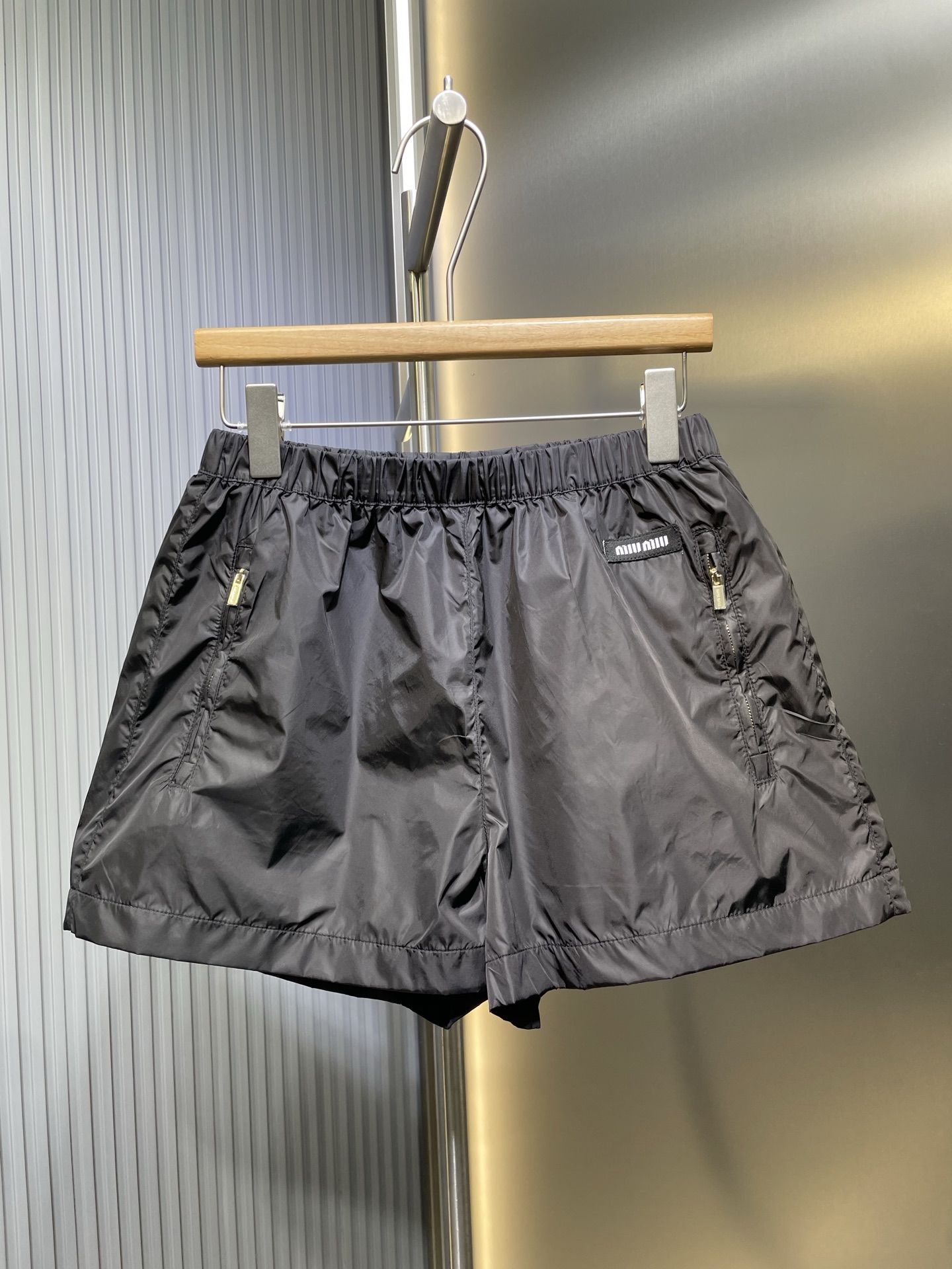Short Miu fortement recommandé, collection début de printemps 25, short en nylon à taille élastique Miu* nouveau, short…