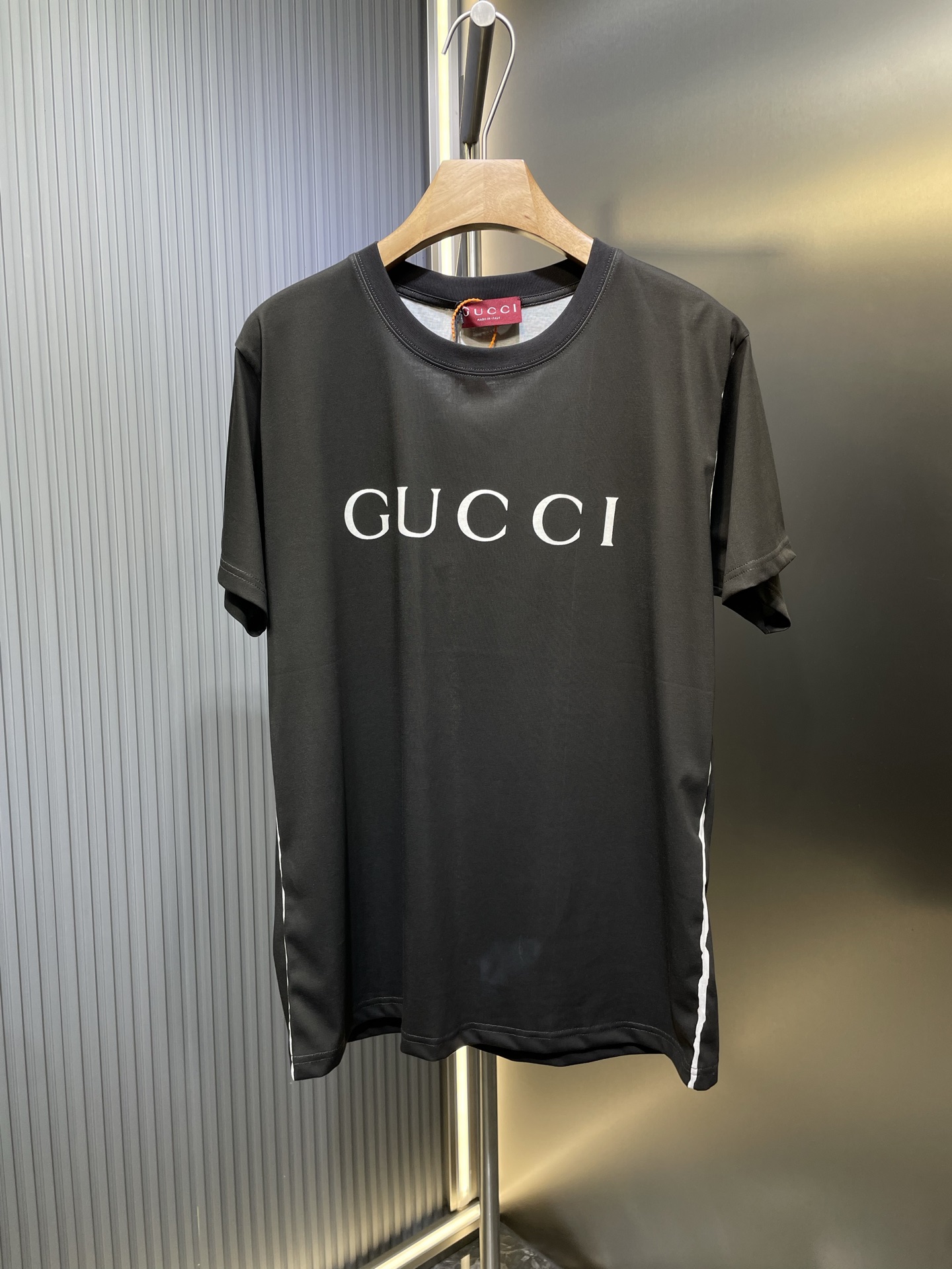 🌟 gucci Gucci 25SS nueva camiseta de manga corta de algodón de corte estándar con estampado reflectante de Gucci. Cali…