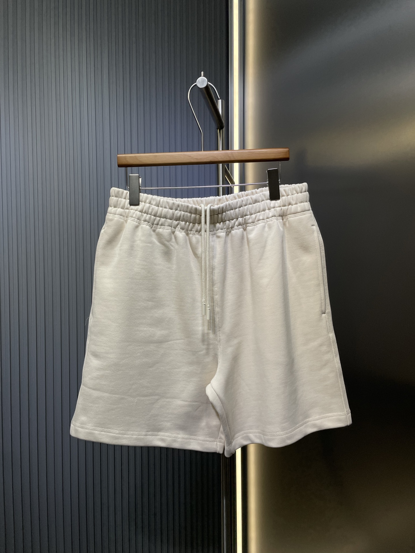 BURBERRY 🌟 【Réplica superior】 25SS nuevos pantalones cortos con cordón en la cintura elástica de primavera y verano. C…