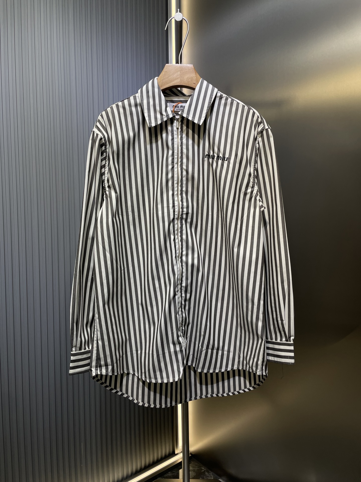 Miumi25Ss Early Spring Miu Style Outfit Embroidery Logo Vertical Stripe Zip Loose Shirt. Original Development! High Edi…