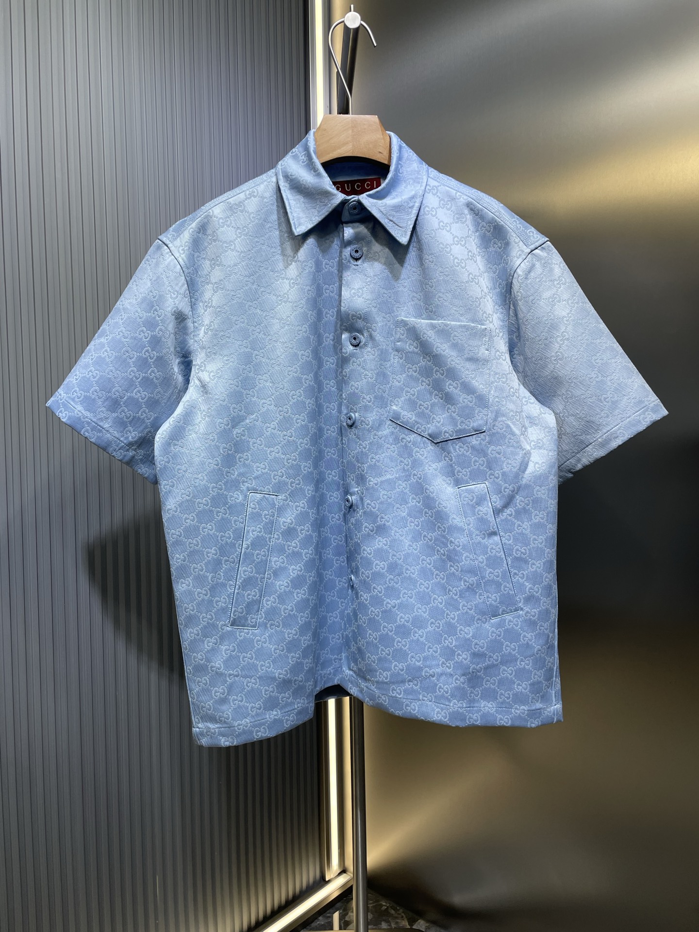 gucci🌟【顶级原单】Camisa de mezclilla de manga corta con estampado integral jacquard. Descripción del proceso: tono principa…