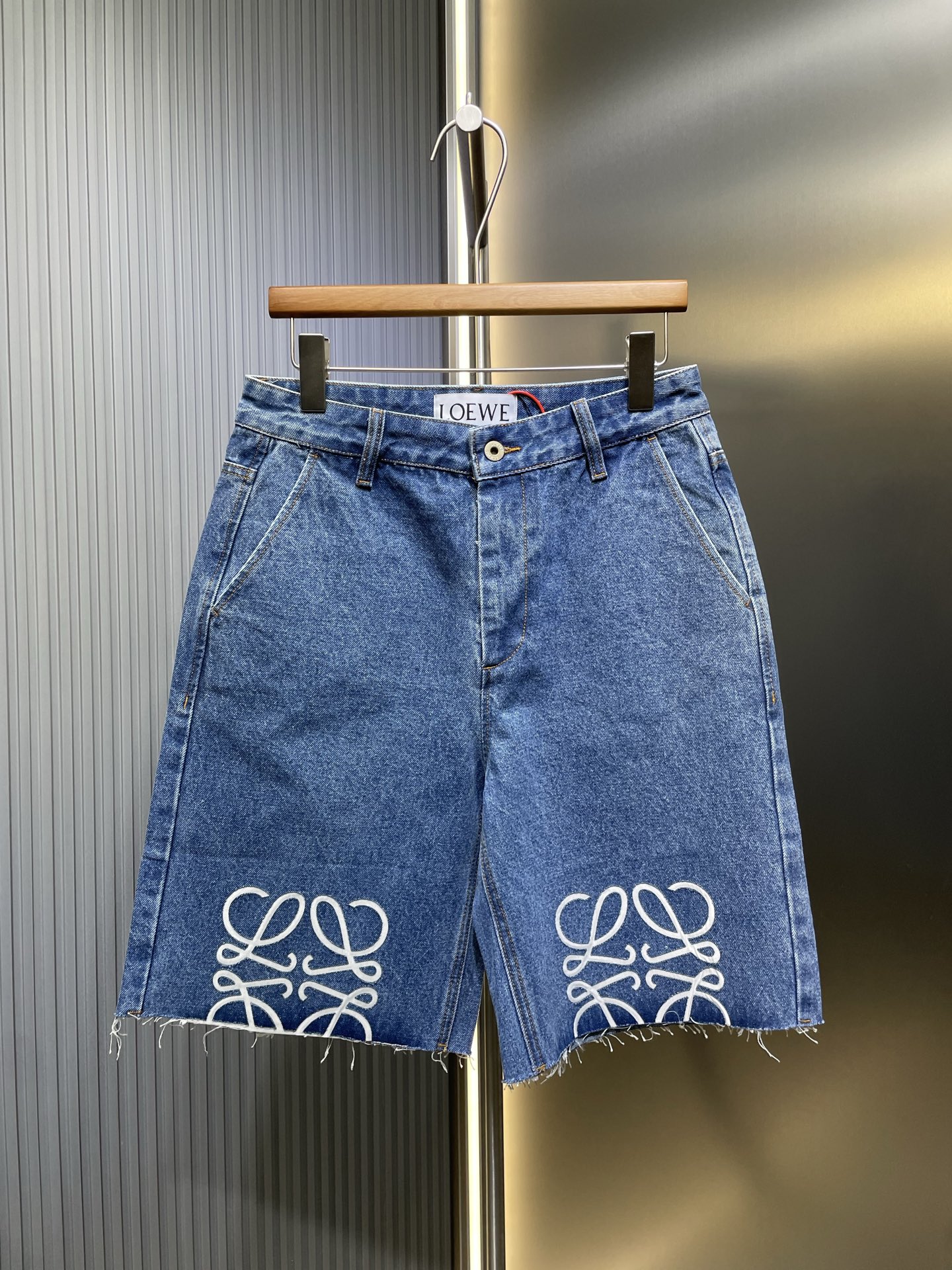 🅿️290 Loewe Anagram 🌟【Réplica original de primera calidad】Pantalones cortos de mezclilla, tejido de algodón denso y s…