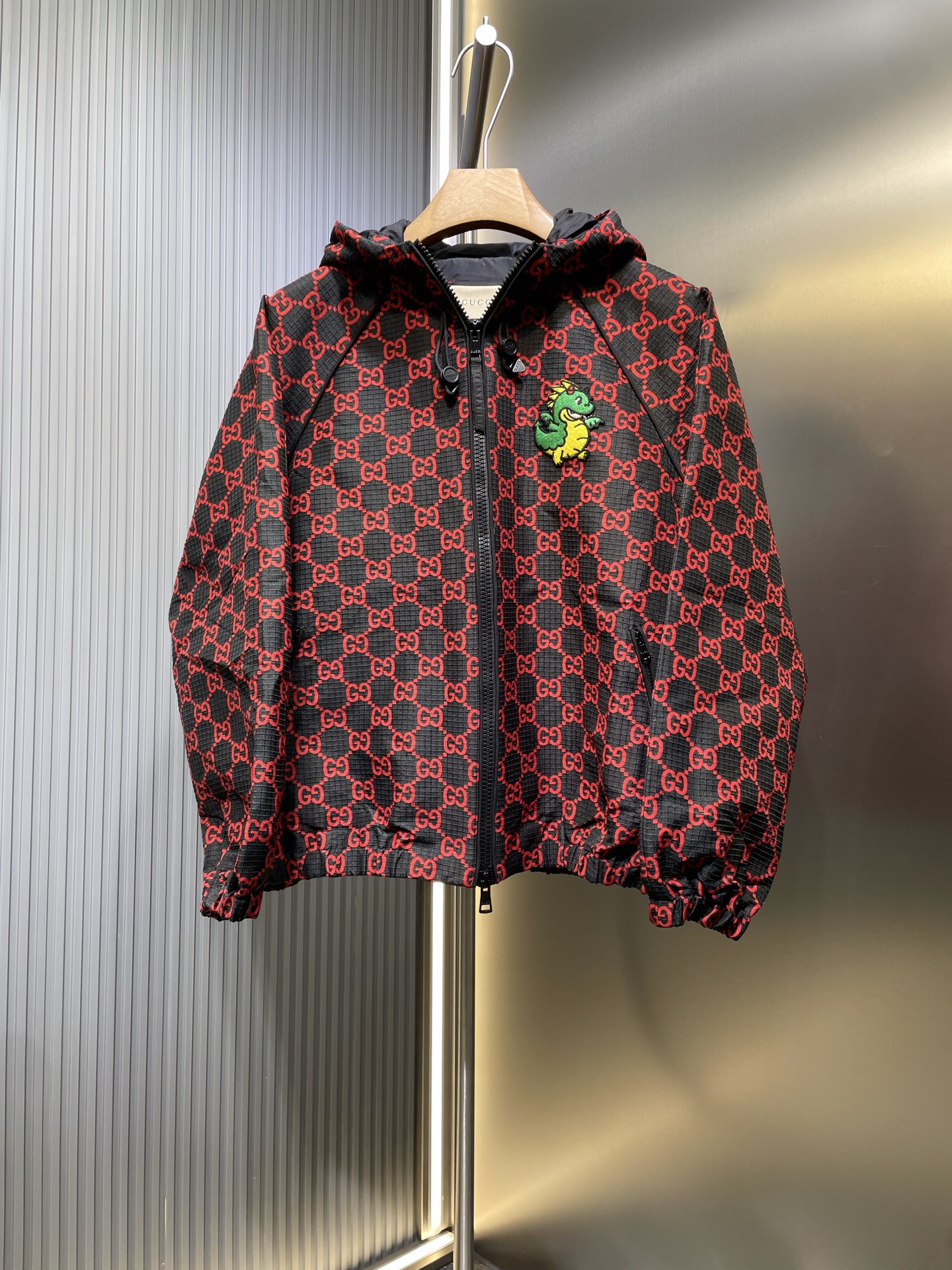 Gucci🌟【顶级原单】Chaqueta de plumón con patrón de doble G de la nueva colección de primavera-verano. Aspecto general simple…