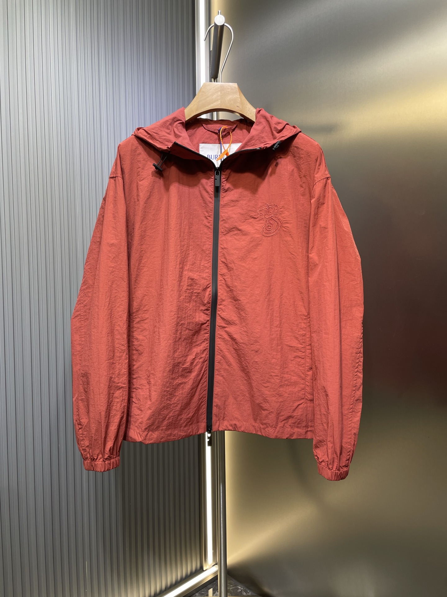BURBERRY 🌟[Pedido original superior] Burberry 25SS recién llegado a principios de primavera, chaqueta cortavientos con…