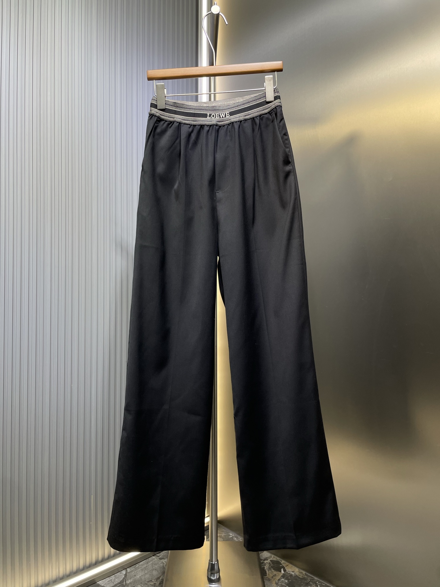 🅿️235 Loewe Anagram🌟【Réplica original de primera calidad】Pantalones casuales largos, tejido de sarga satinada de alta…