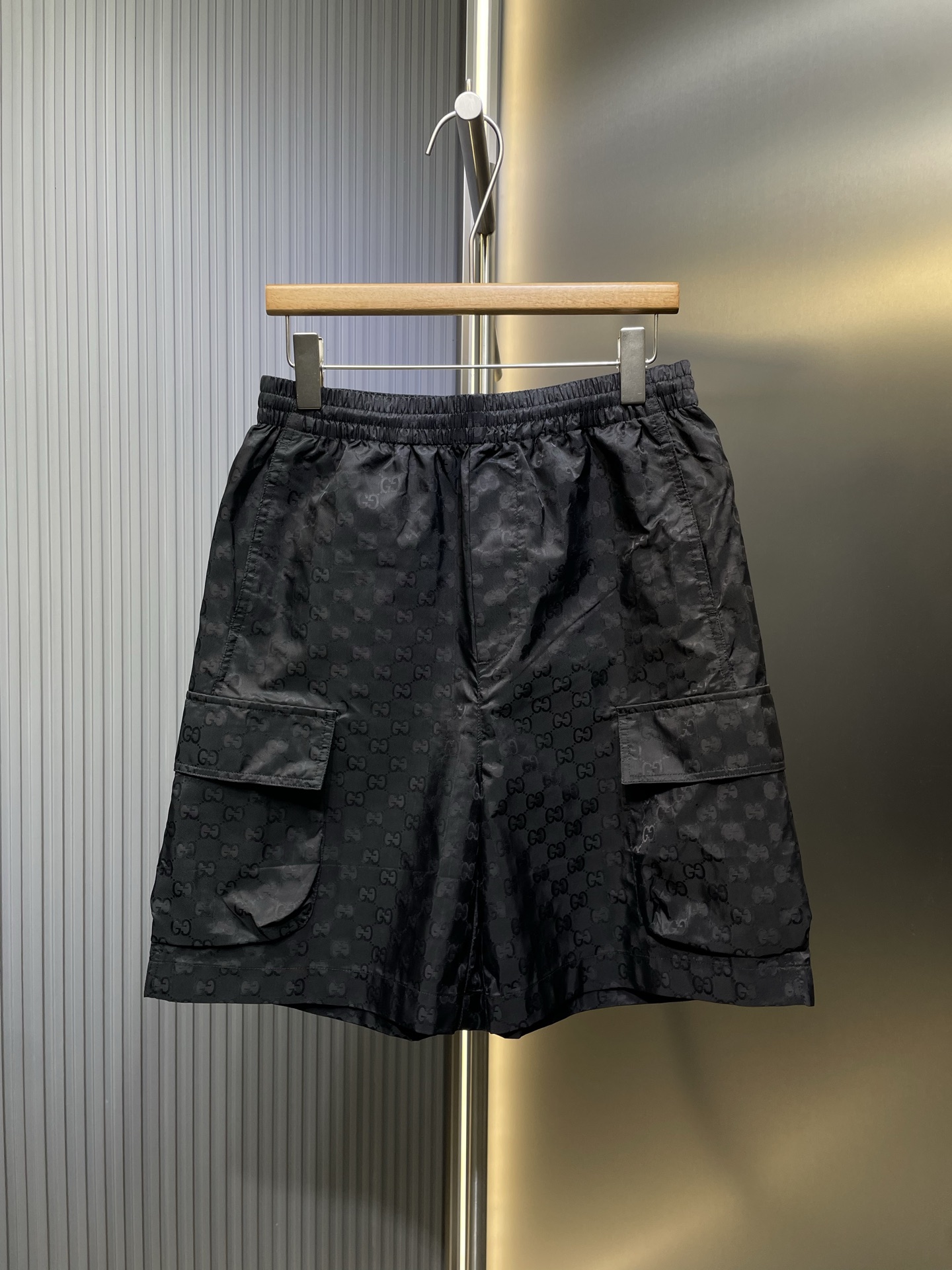 Gucci🌟【Réplica de primera calidad】Pantalones cortos de nailon ligero con bolsillos de estilo utilitario y jacquard par…