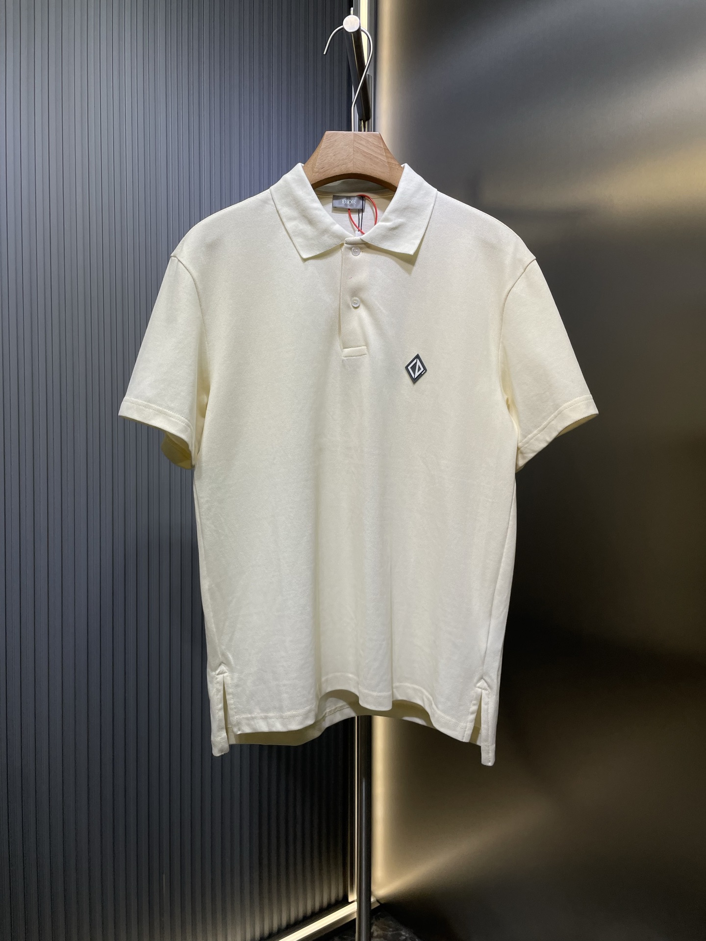 NO:161094,Dior Diamond [Top Original List] Patch polo shirt custom beaded pure cotton stiletto, breathable air cotton, enjoy the cloud-like cotton feeling, soft and smooth, and interprets the ultimate low-key and luxury with its deep black like the night sky. The Dior Diamond rubber patch logo on the chest is vividly displayed on the clothes, showing unique identity and charm, noble choice, extraordinary taste, Craft 1: Use imported special aircraft infrared positioning 