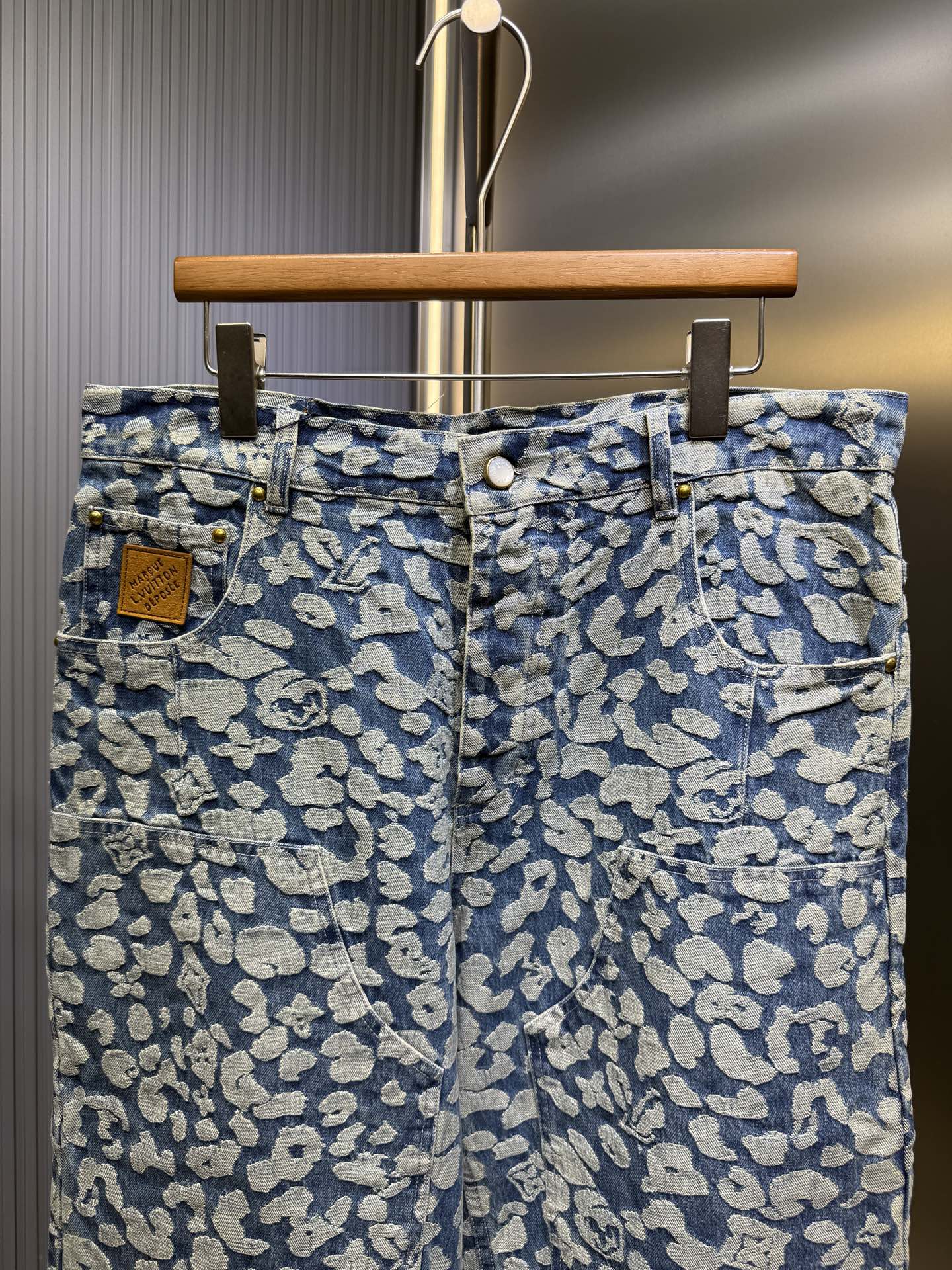 Louis Vuitton 2025 Washed Denim Pants with Leopard Monogram Jacquard 3 i1754143066478 7978 0 1