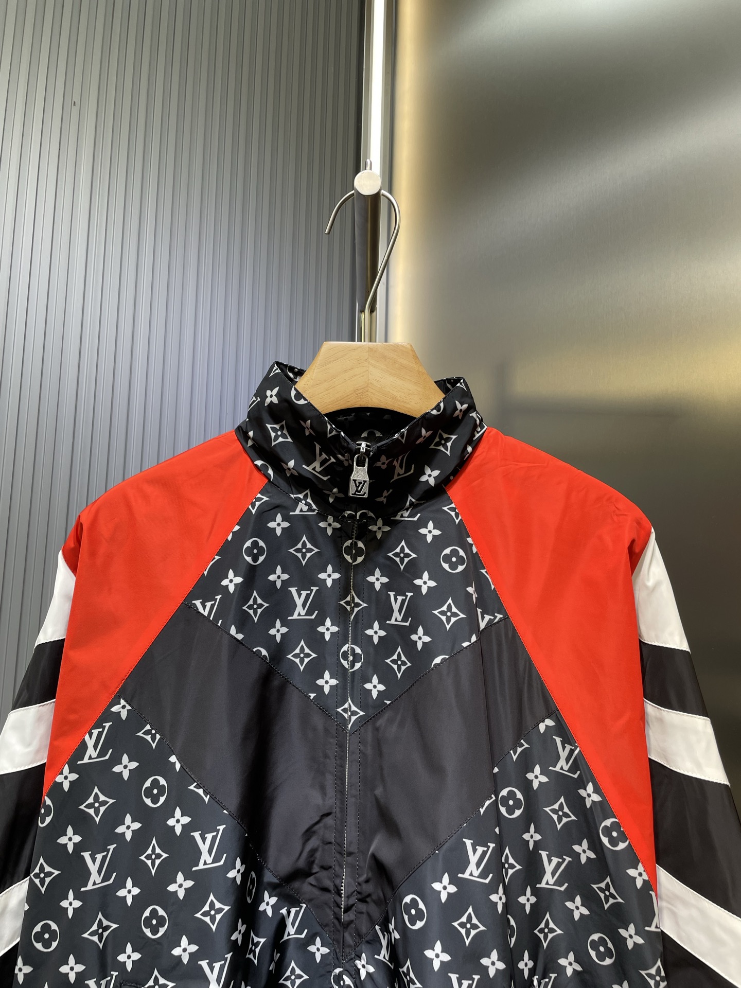 Alternative view of Louis Vuitton Jacket 07959