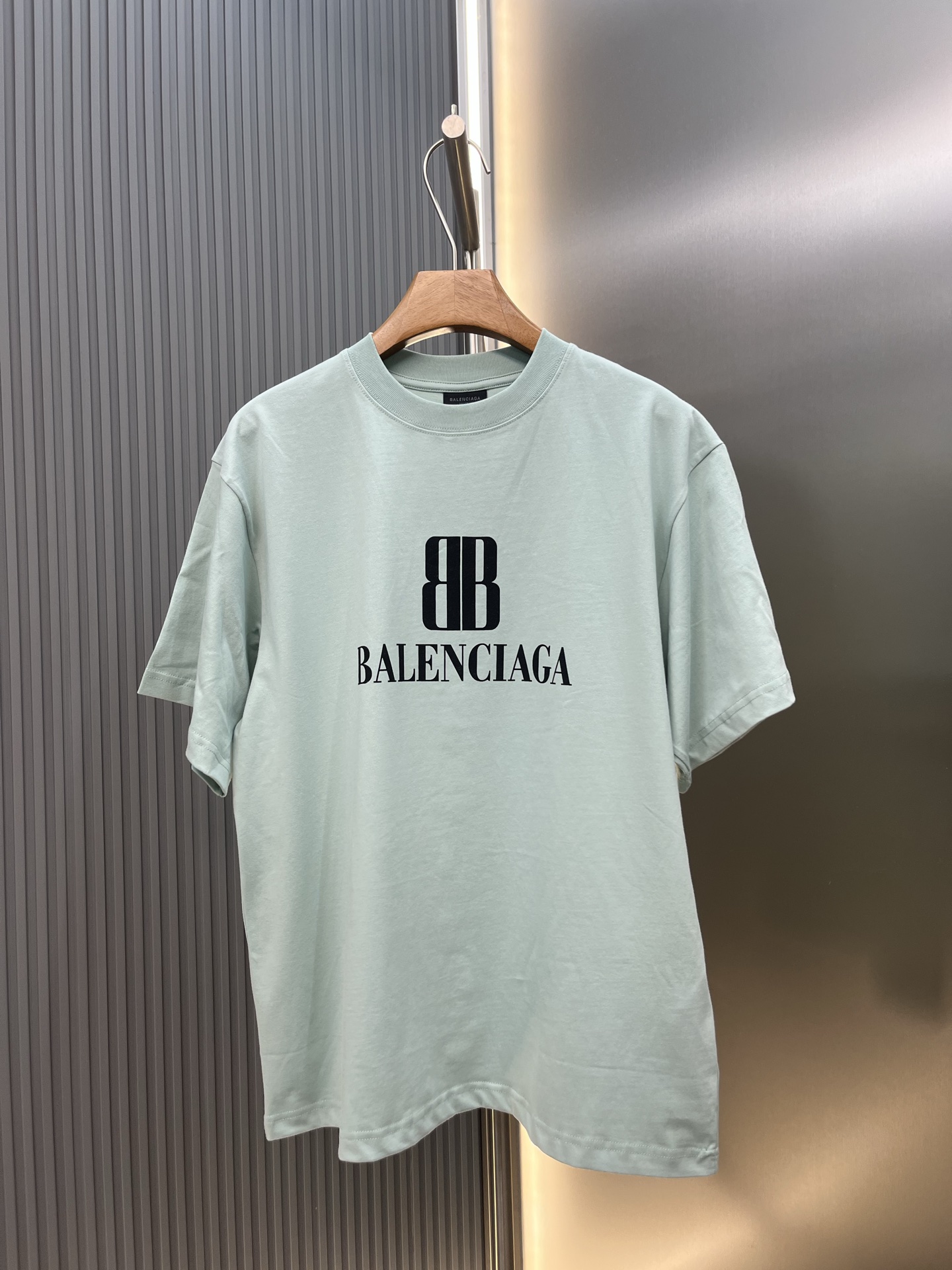 P110 Balenciaga manga corta estampada con letra doble B negra, tejido de punto liso retro, decorado con estampado nano …