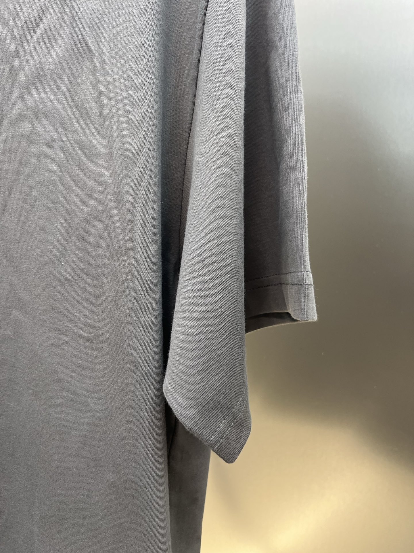 Balenciaga 巴黎世家 字母印绣短袖 新配色