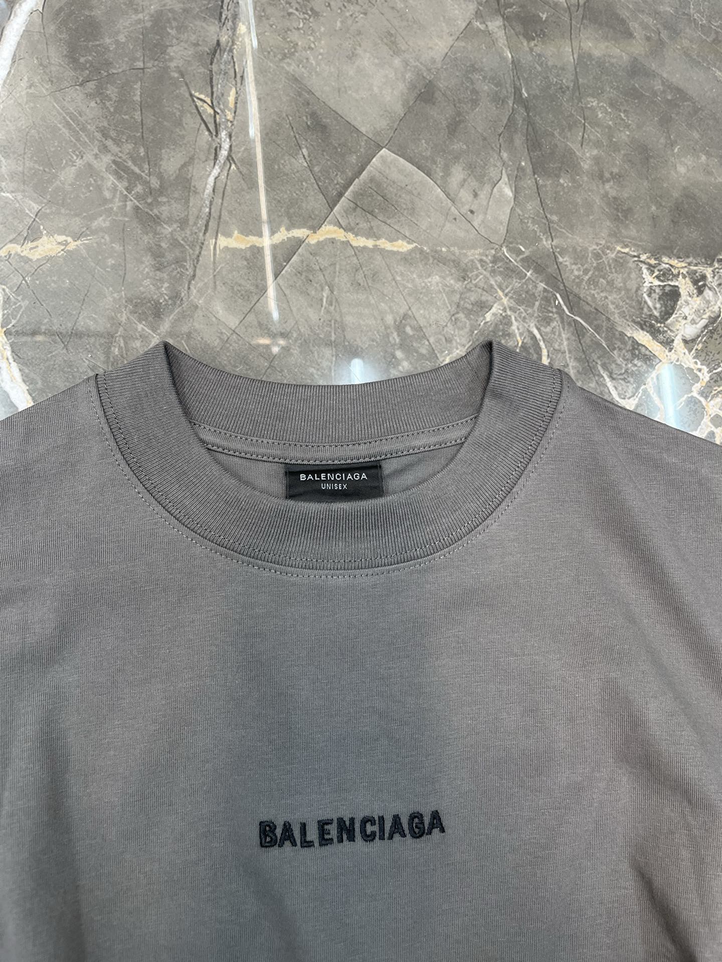 Balenciaga 巴黎世家 字母印绣短袖 新配色