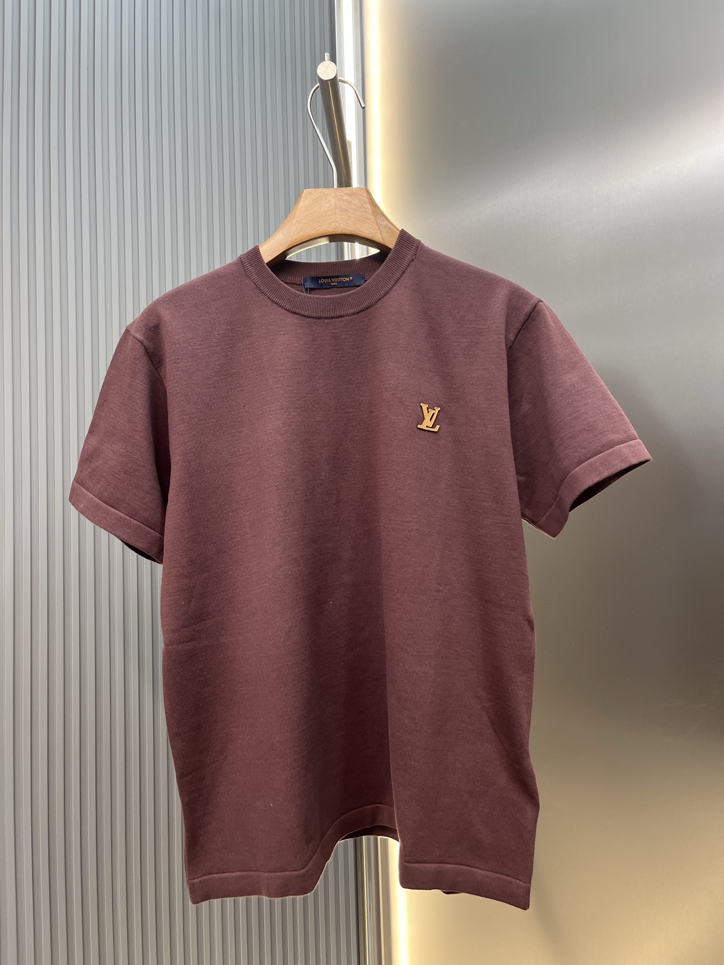 P150 LOUIS VUITTON 路易 Lv 小logo皮标针织衫短袖 size：SMLXL