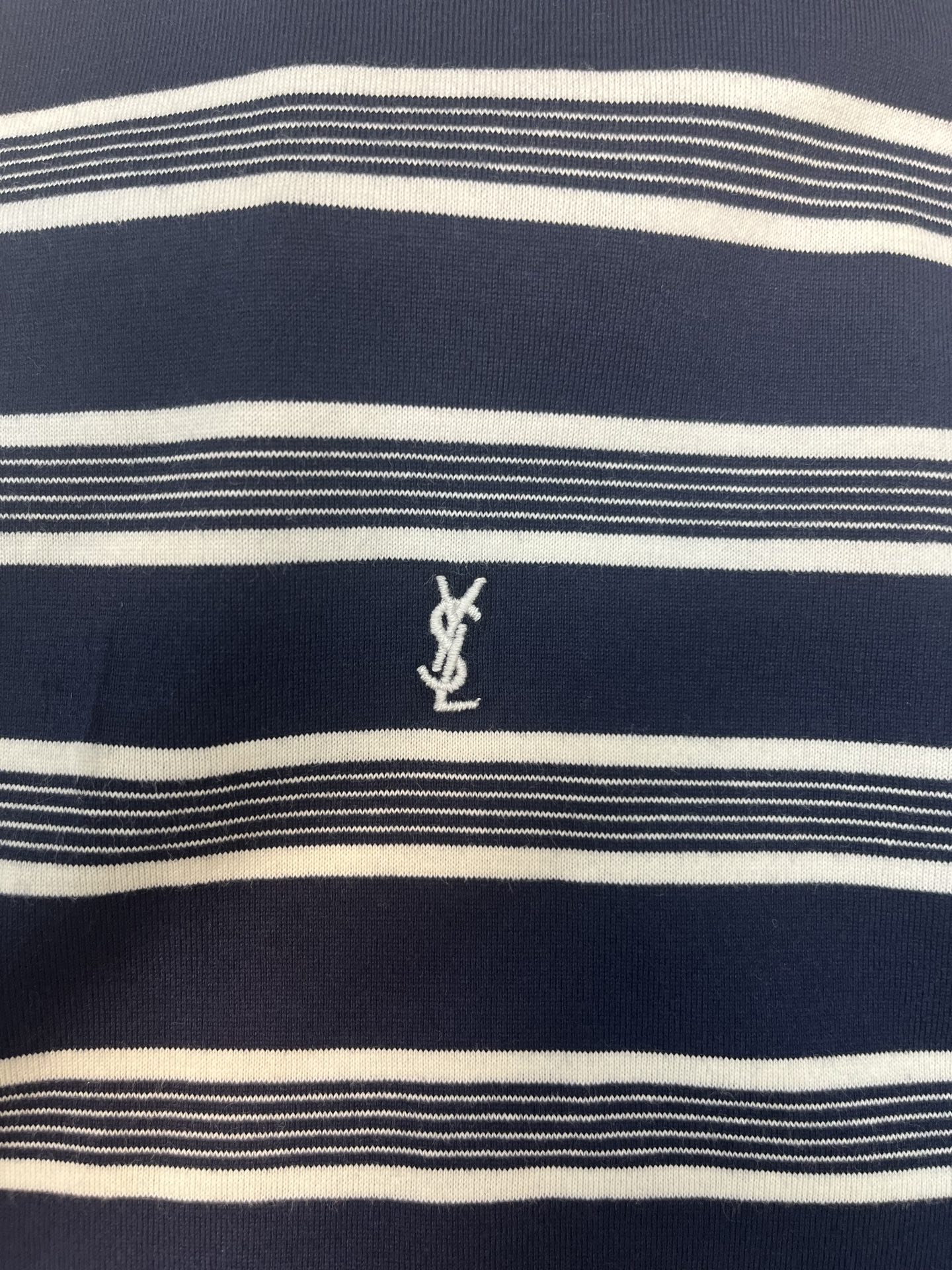 Saint Laurent Ysl蓝白条纹针织背心 无袖圆领设计 白色滚边超有辨识度 胸前小羊标刺绣 低调又奢华