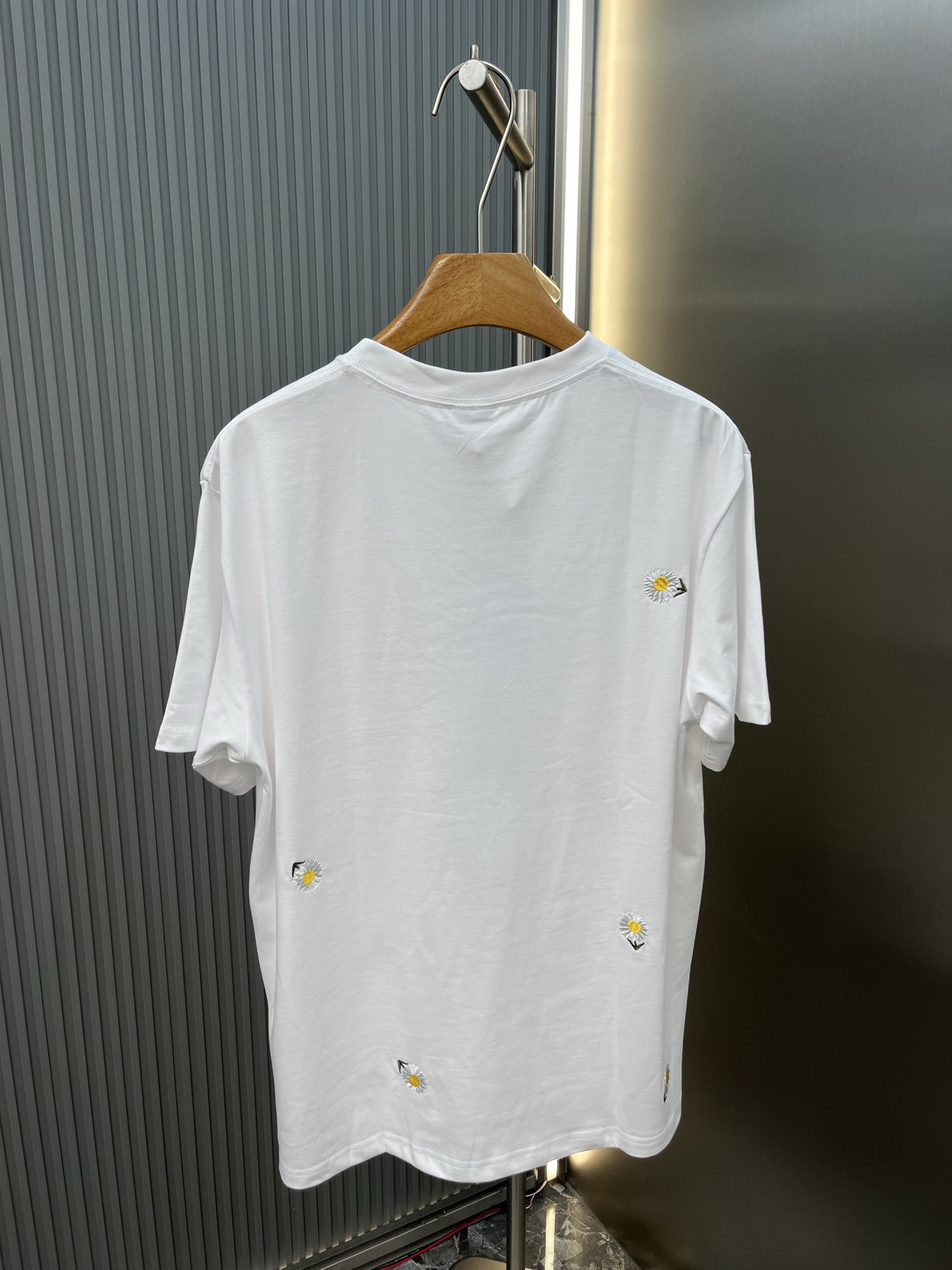 Dior DIOR 26SS棉质针织雏菊刺绣圆领短袖T恤