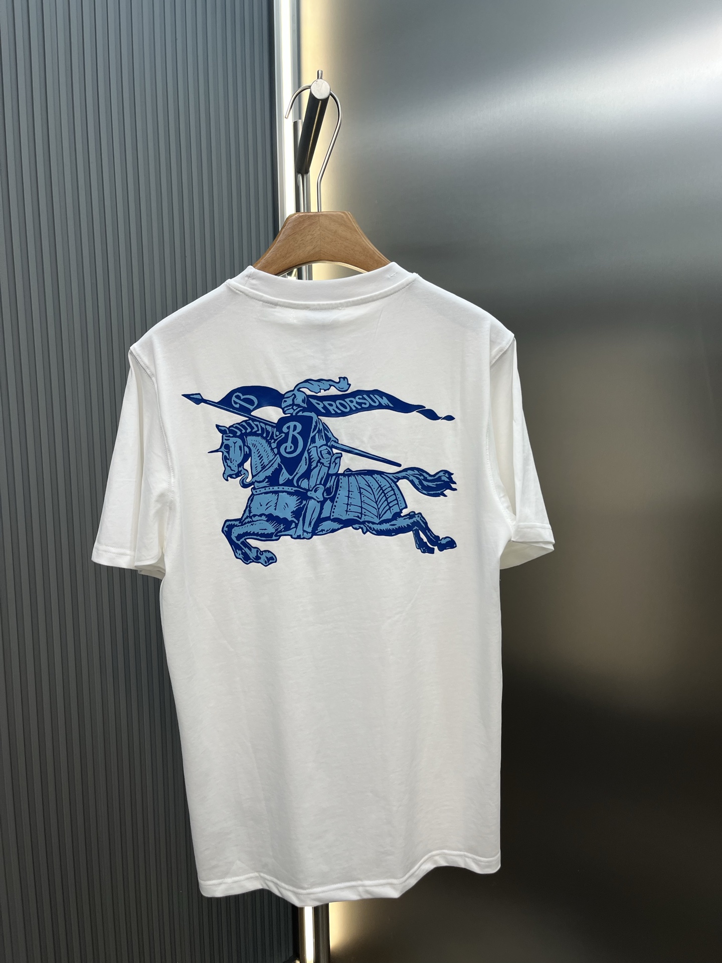 Burberry BBR 蓝骑士圆领短袖