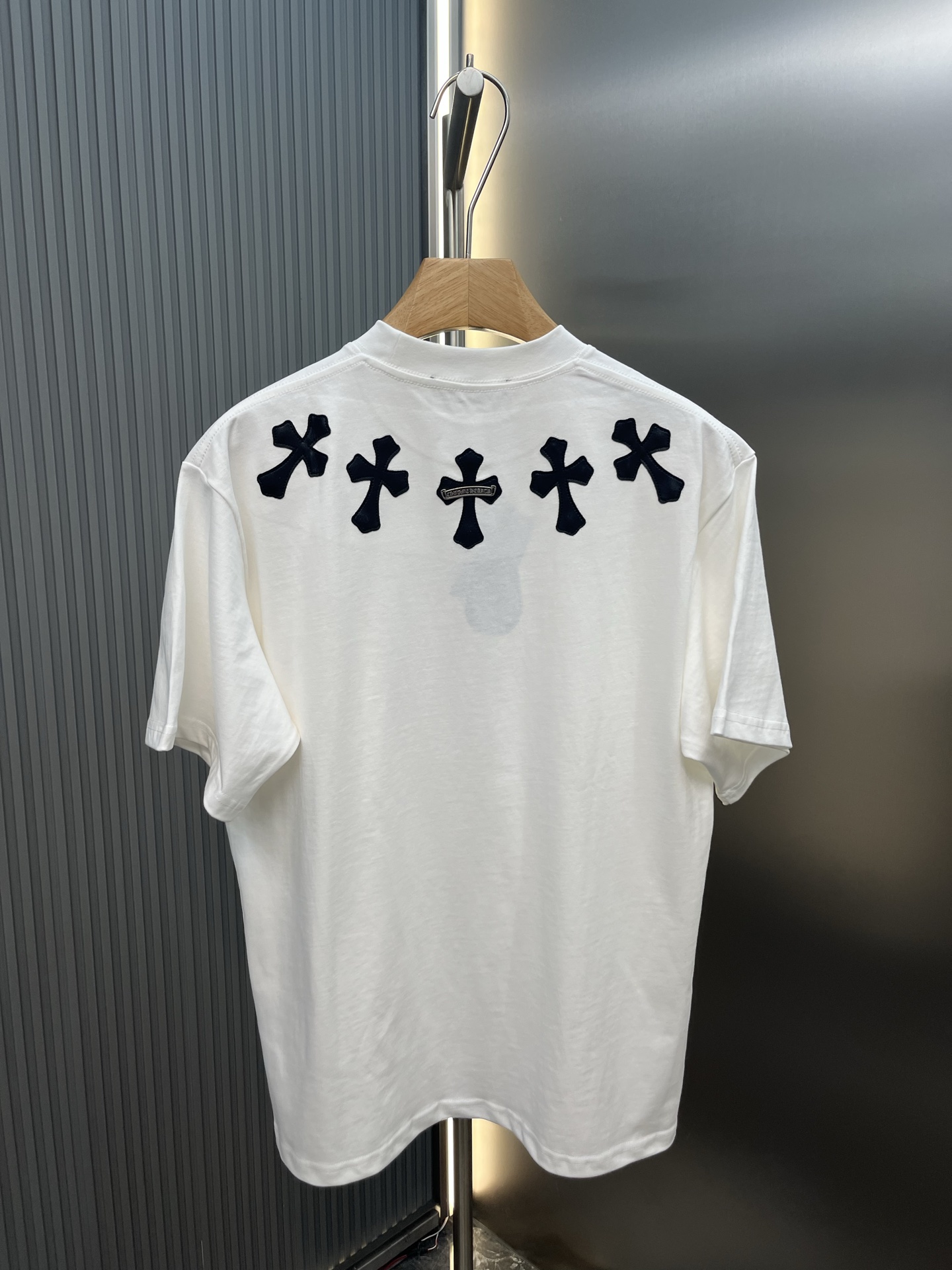 Chrome Hearts 克罗心夏季领口十字贴皮银饰圆领短袖