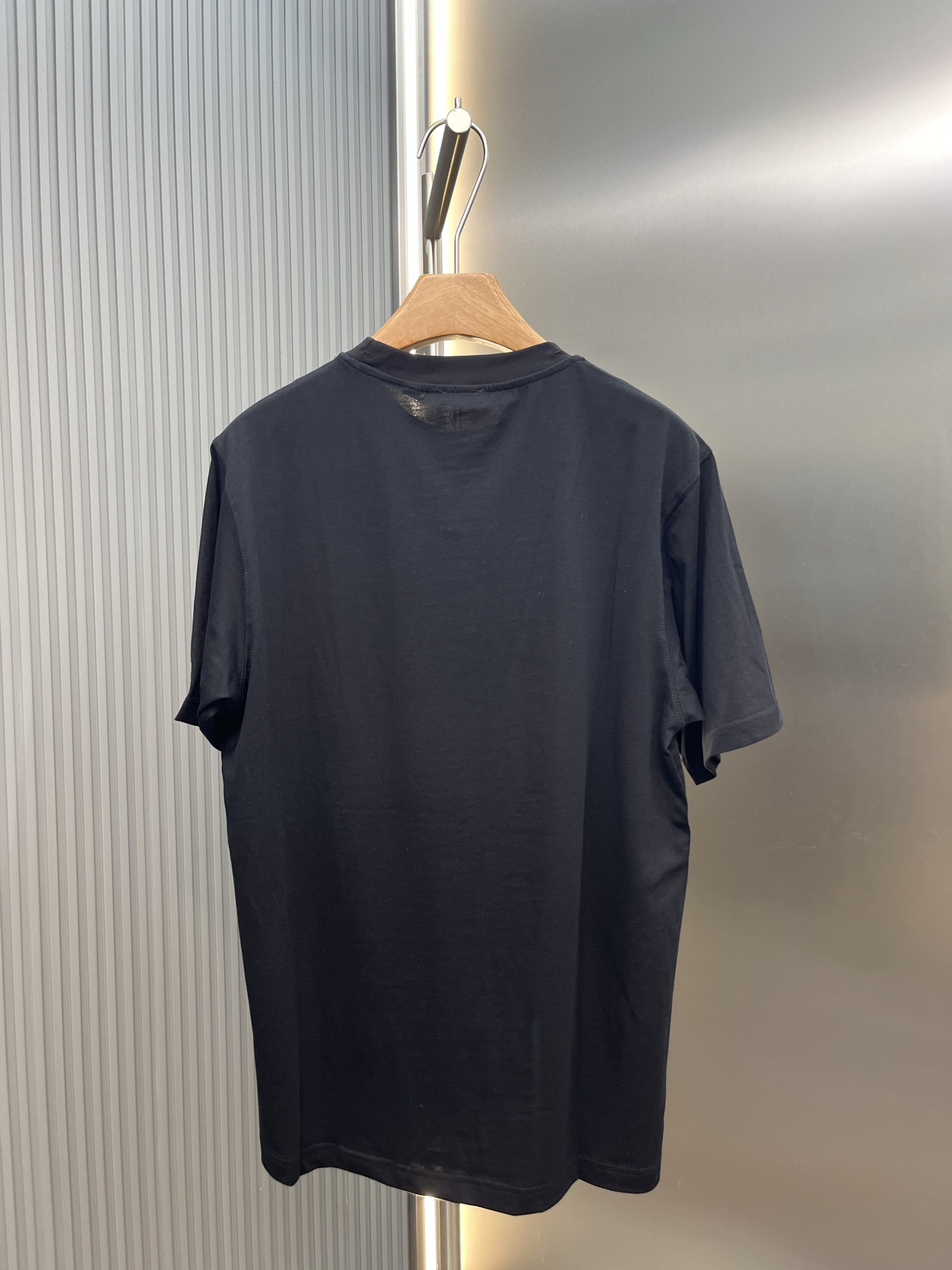 Burberry Burberry 渐变倒三角圆领短袖