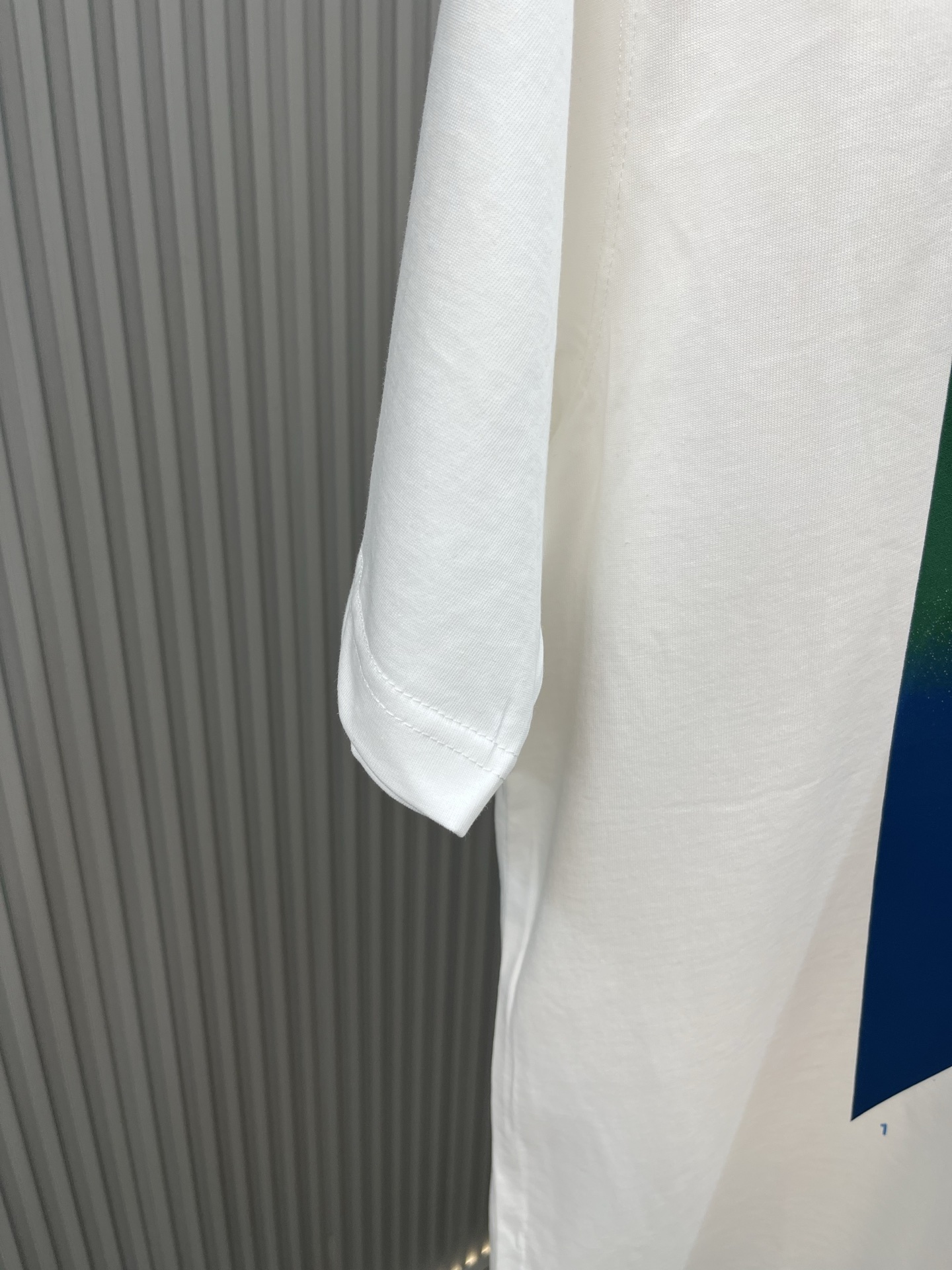 Burberry Burberry 渐变倒三角圆领短袖