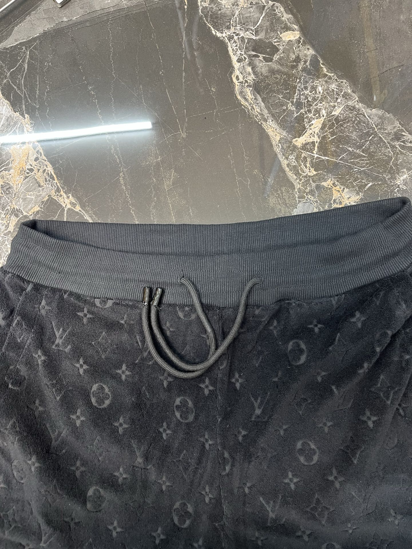 Louis Vuitton LOUIS VUITTON LV 植绒满印LOGO压花短裤