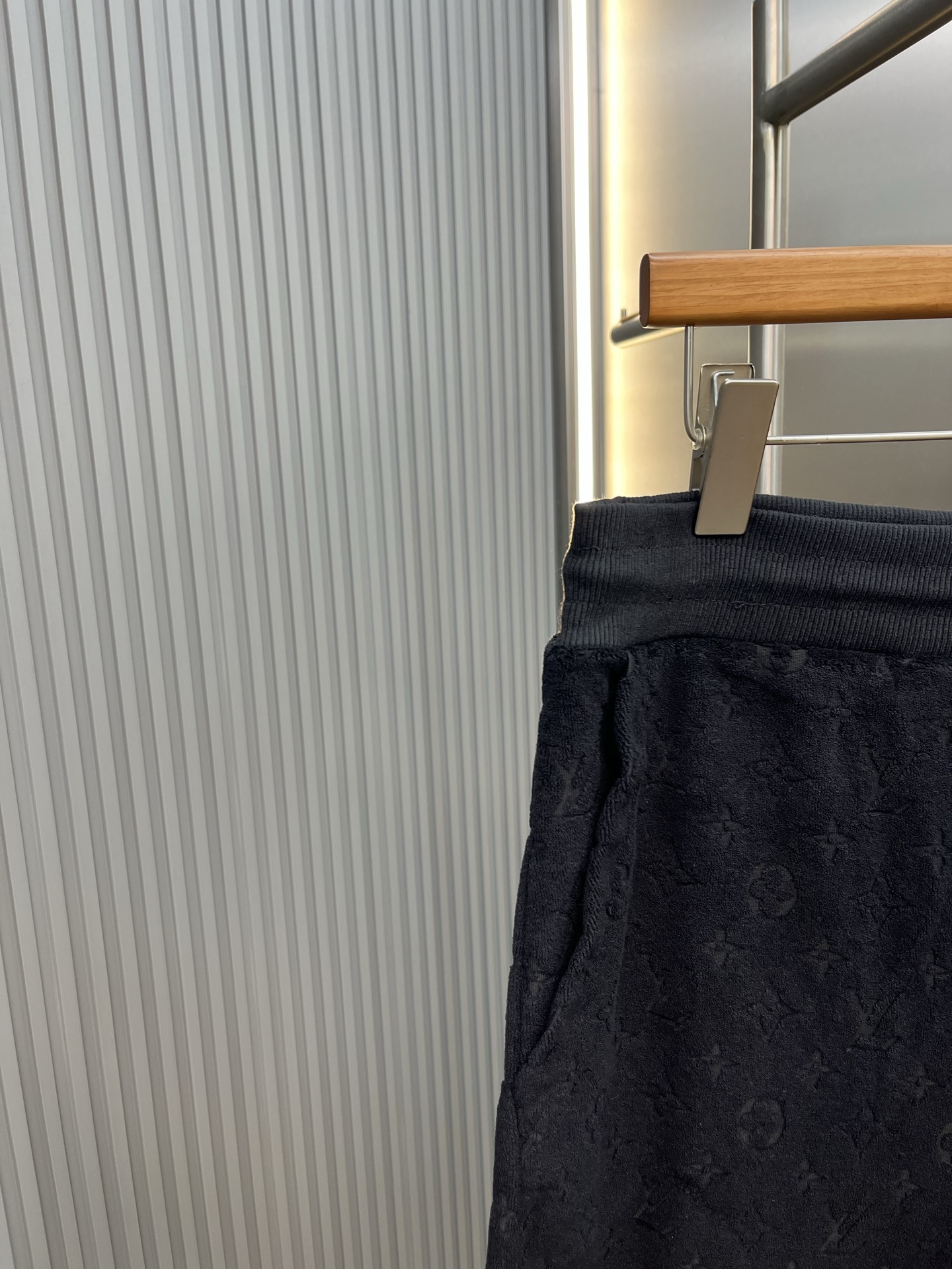 Louis Vuitton LOUIS VUITTON LV 植绒满印LOGO压花短裤