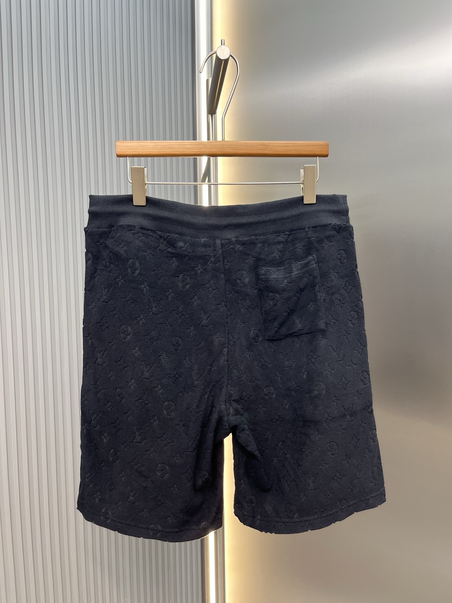 Louis Vuitton LOUIS VUITTON LV 植绒满印LOGO压花短裤