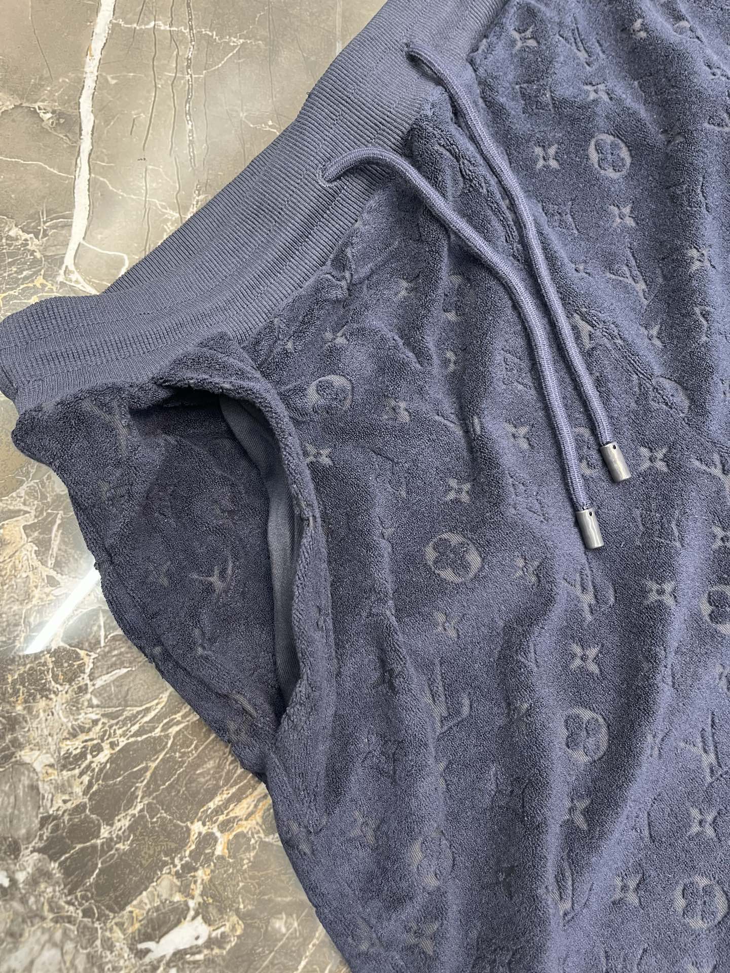 Louis Vuitton LOUIS VUITTON LV 植绒满印LOGO压花短裤
