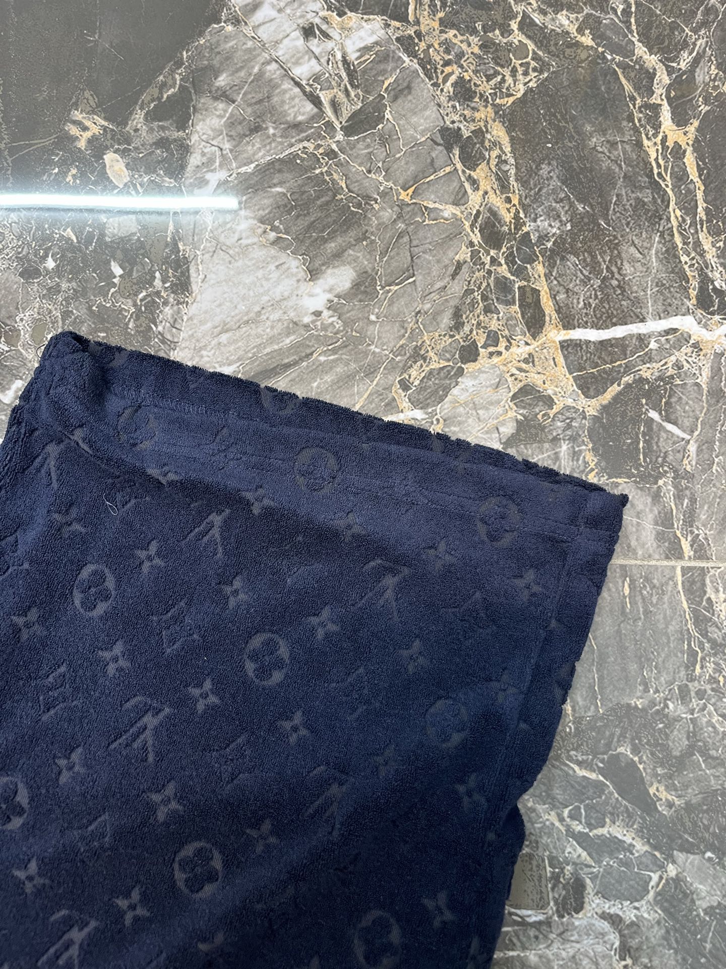 Louis Vuitton LOUIS VUITTON LV 植绒满印LOGO压花短裤