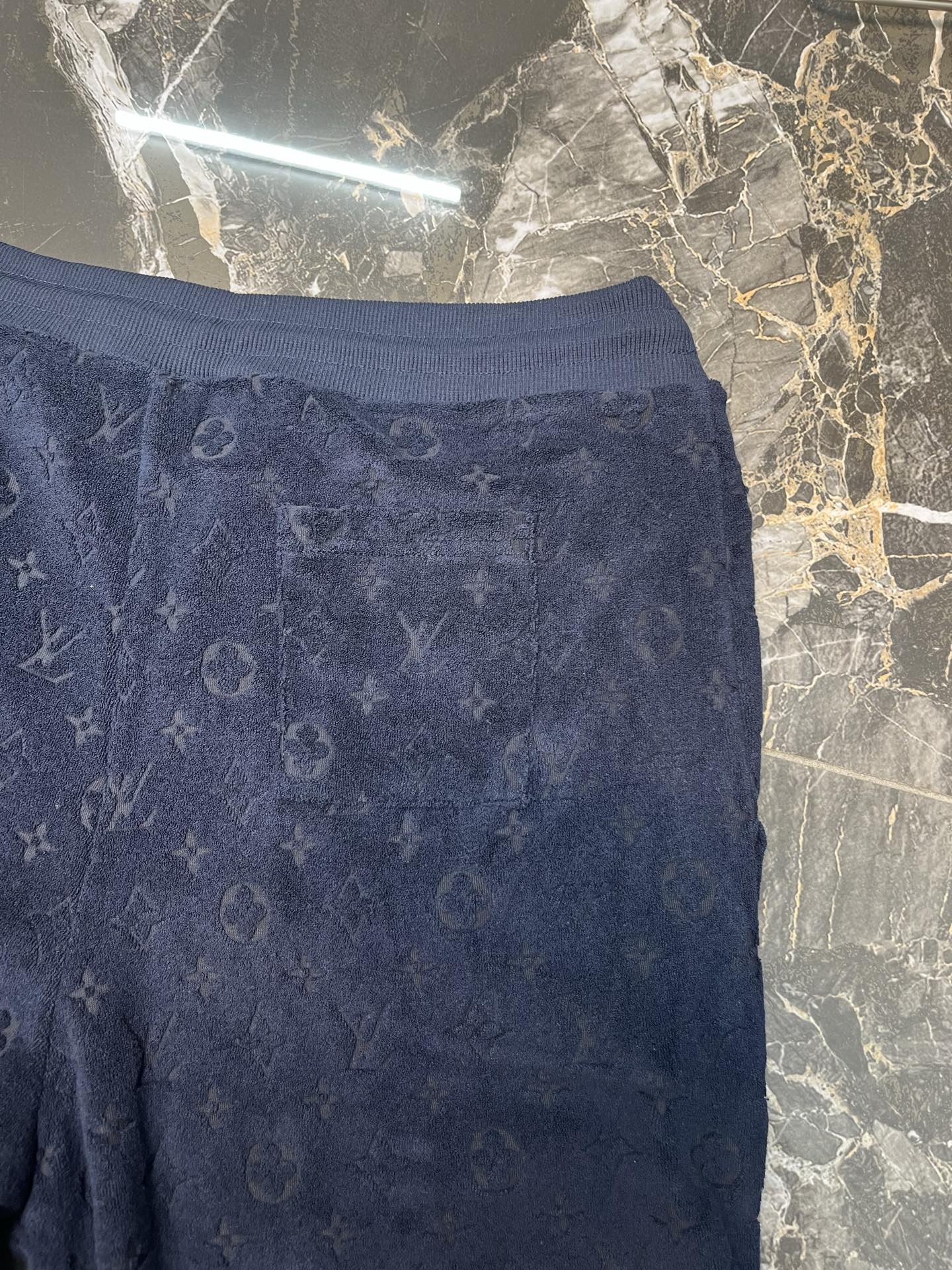 Louis Vuitton LOUIS VUITTON LV 植绒满印LOGO压花短裤