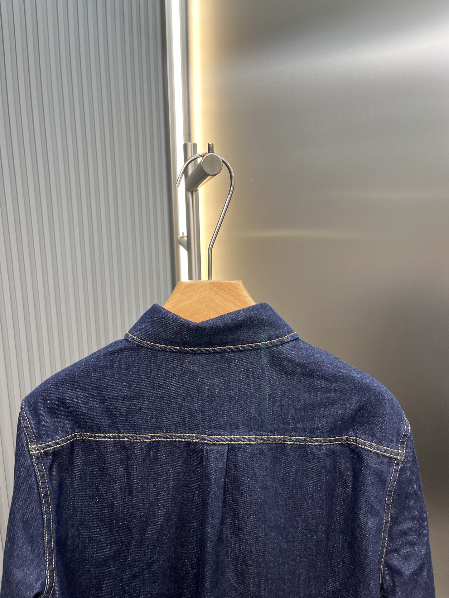 Louis Vuitton LOUIS VUITTON 棉质斜纹标识牛仔外套