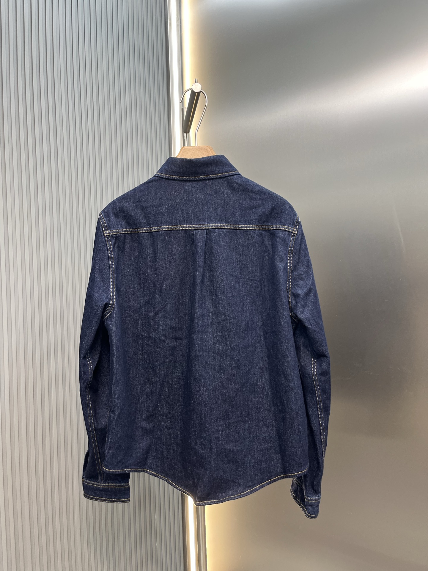 Louis Vuitton LOUIS VUITTON 棉质斜纹标识牛仔外套
