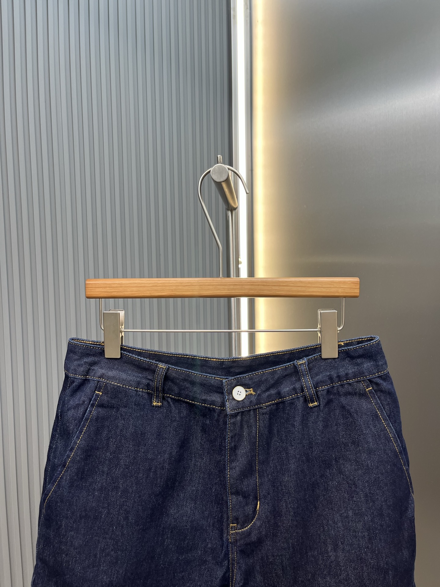 Louis Vuitton LOUIS VUITTON 棉质斜纹标识牛仔短裤