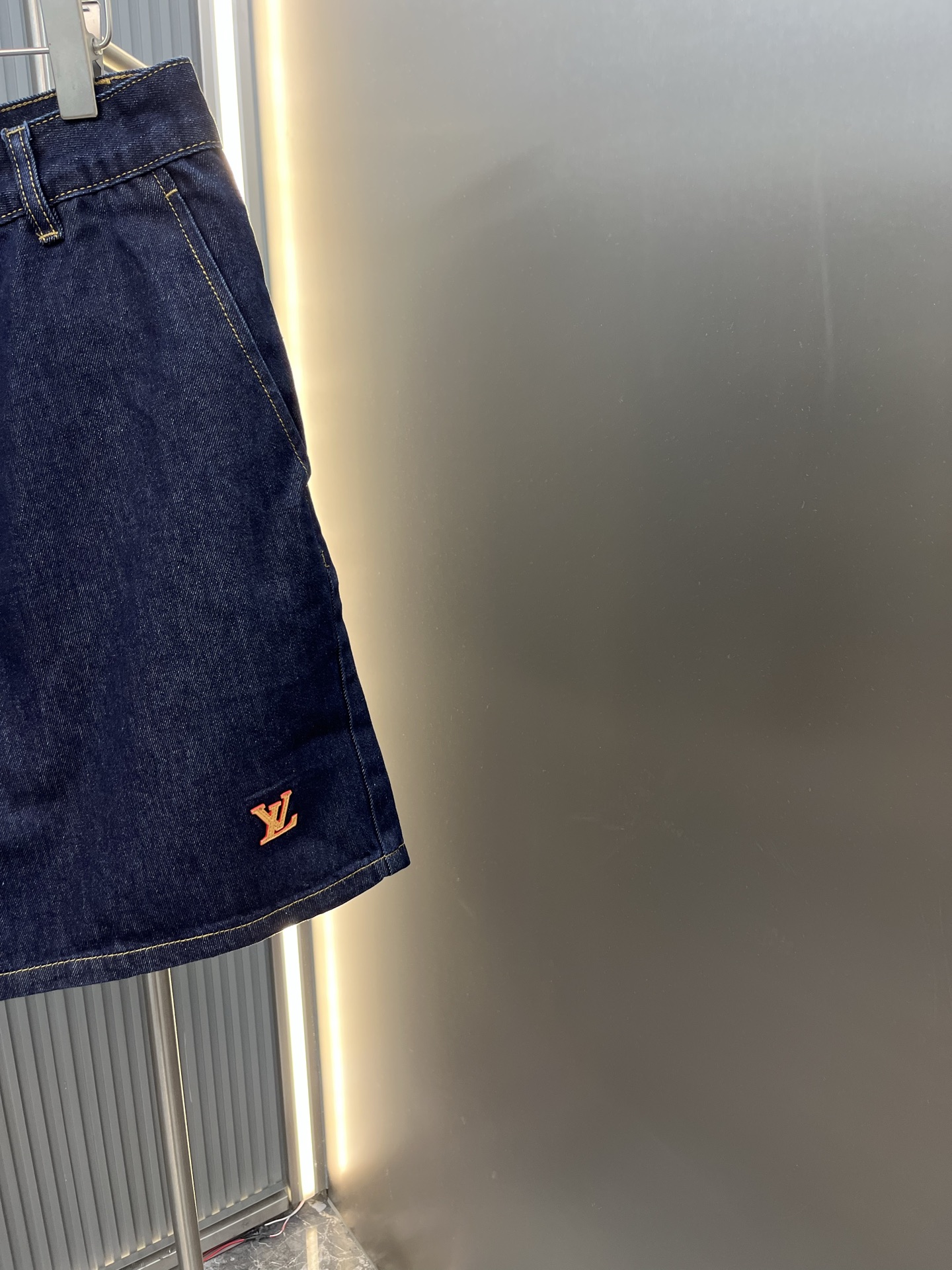 Louis Vuitton LOUIS VUITTON 棉质斜纹标识牛仔短裤