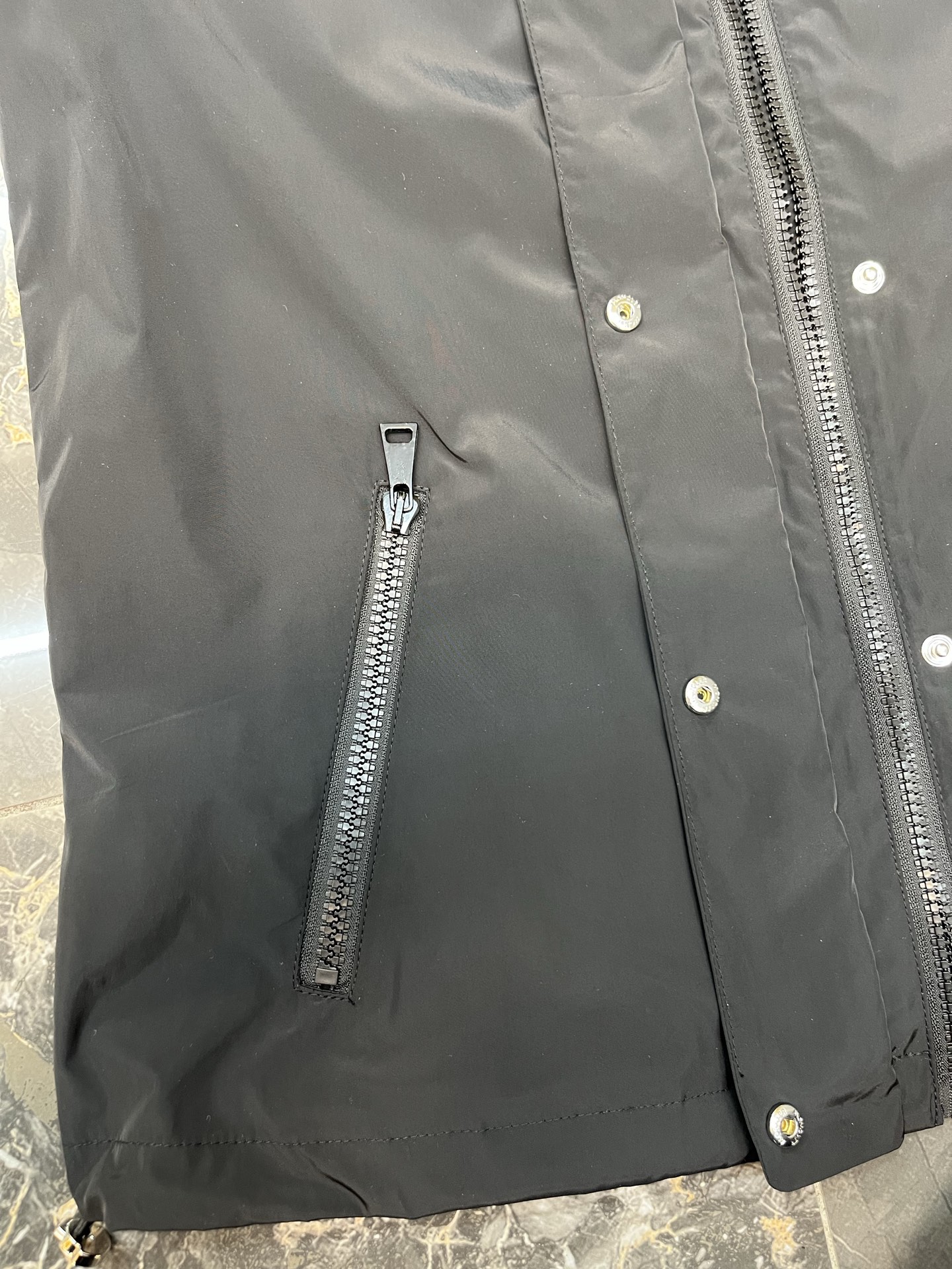 Moncler 早春新款 M蒙口连帽防风轻薄夹克