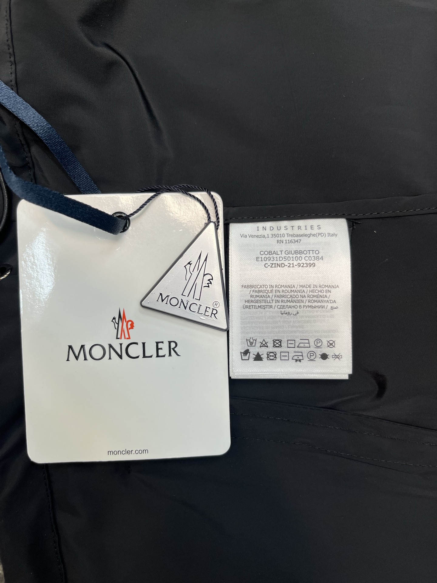 Moncler 早春新款 M蒙口连帽防风轻薄夹克