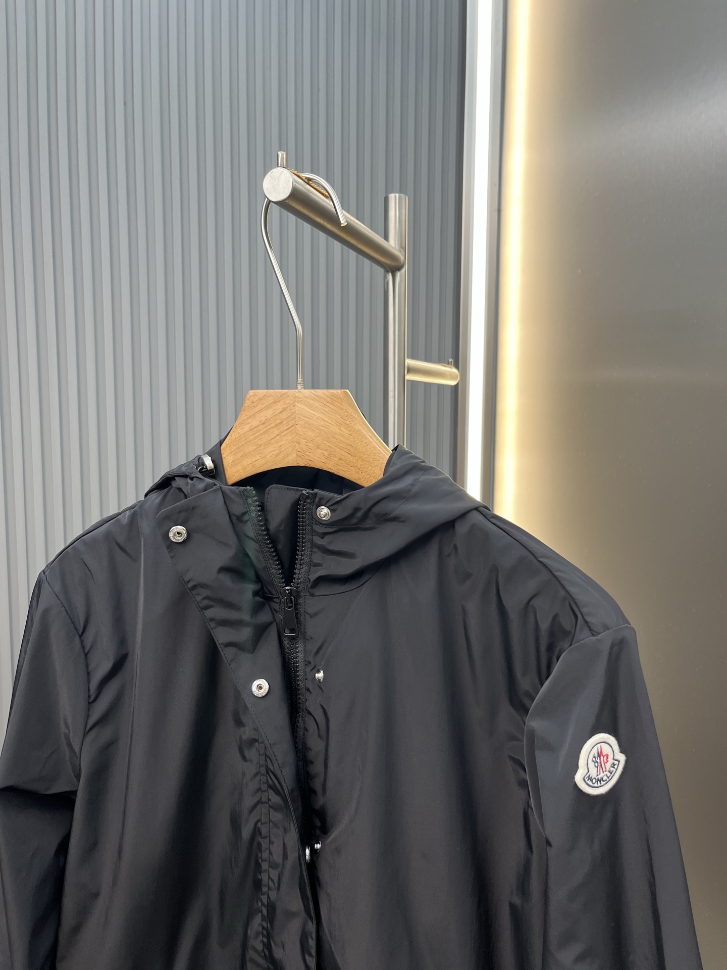 Moncler 早春新款 M蒙口连帽防风轻薄夹克