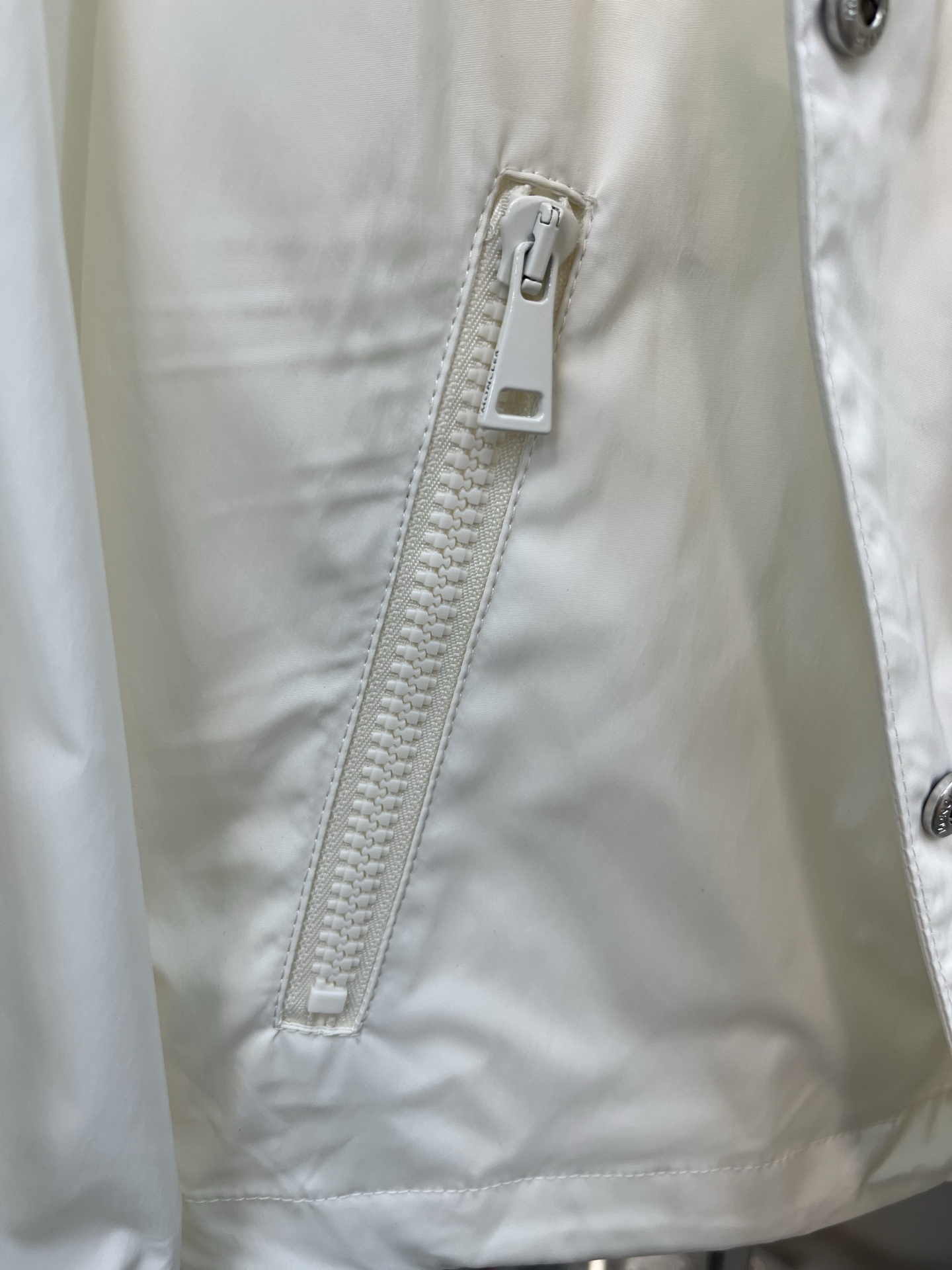 Moncler 早春新款 M蒙口连帽防风轻薄夹克