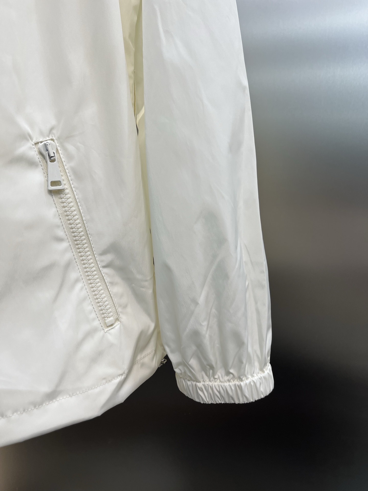 Moncler 早春新款 M蒙口连帽防风轻薄夹克