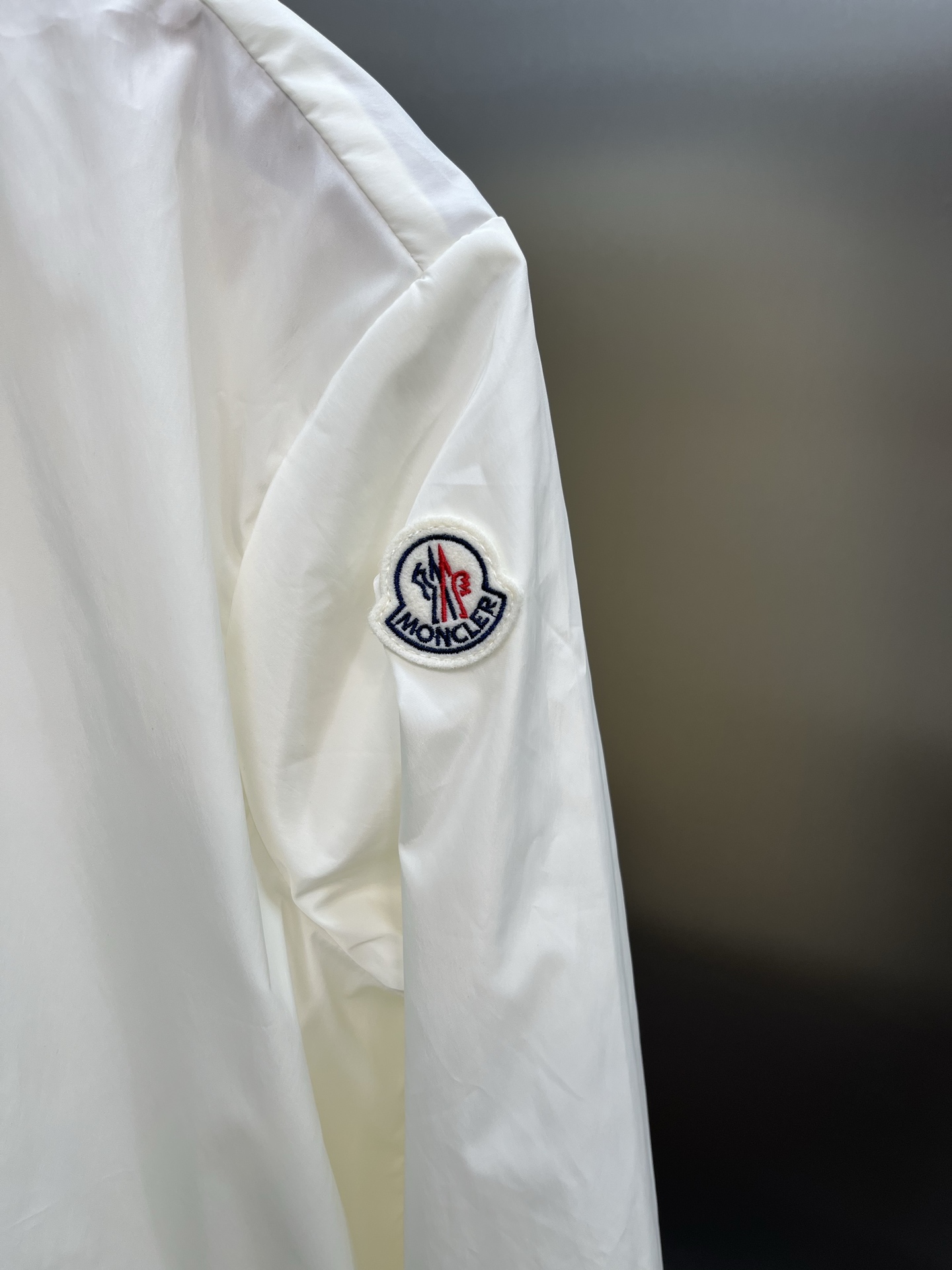 Moncler 早春新款 M蒙口连帽防风轻薄夹克