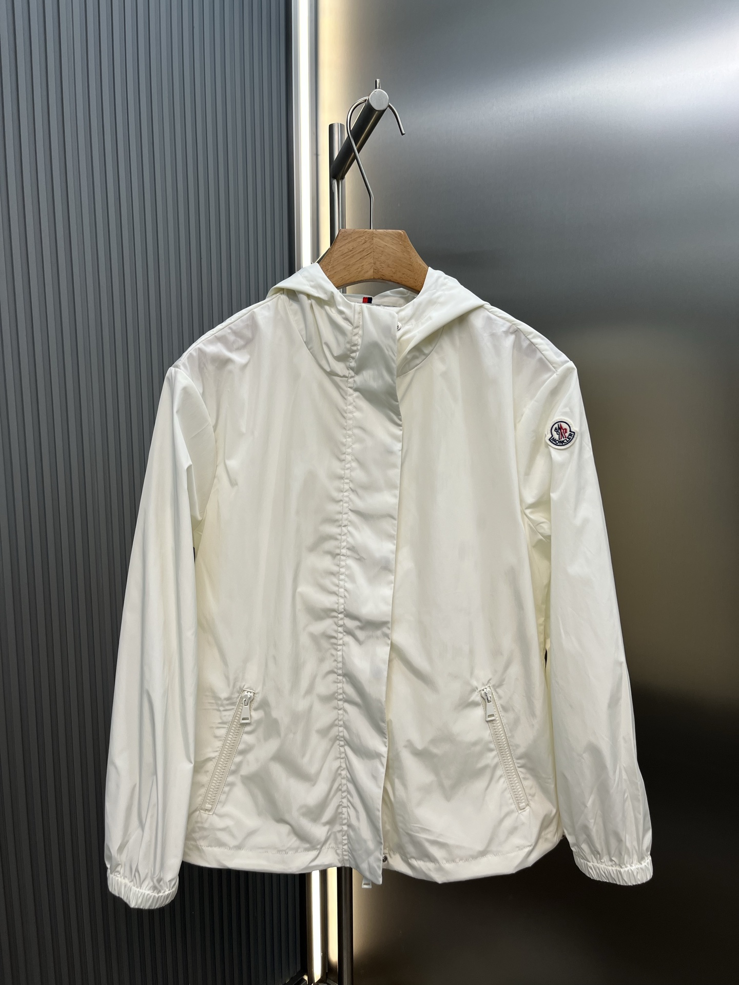 Moncler 早春新款 M蒙口连帽防风轻薄夹克