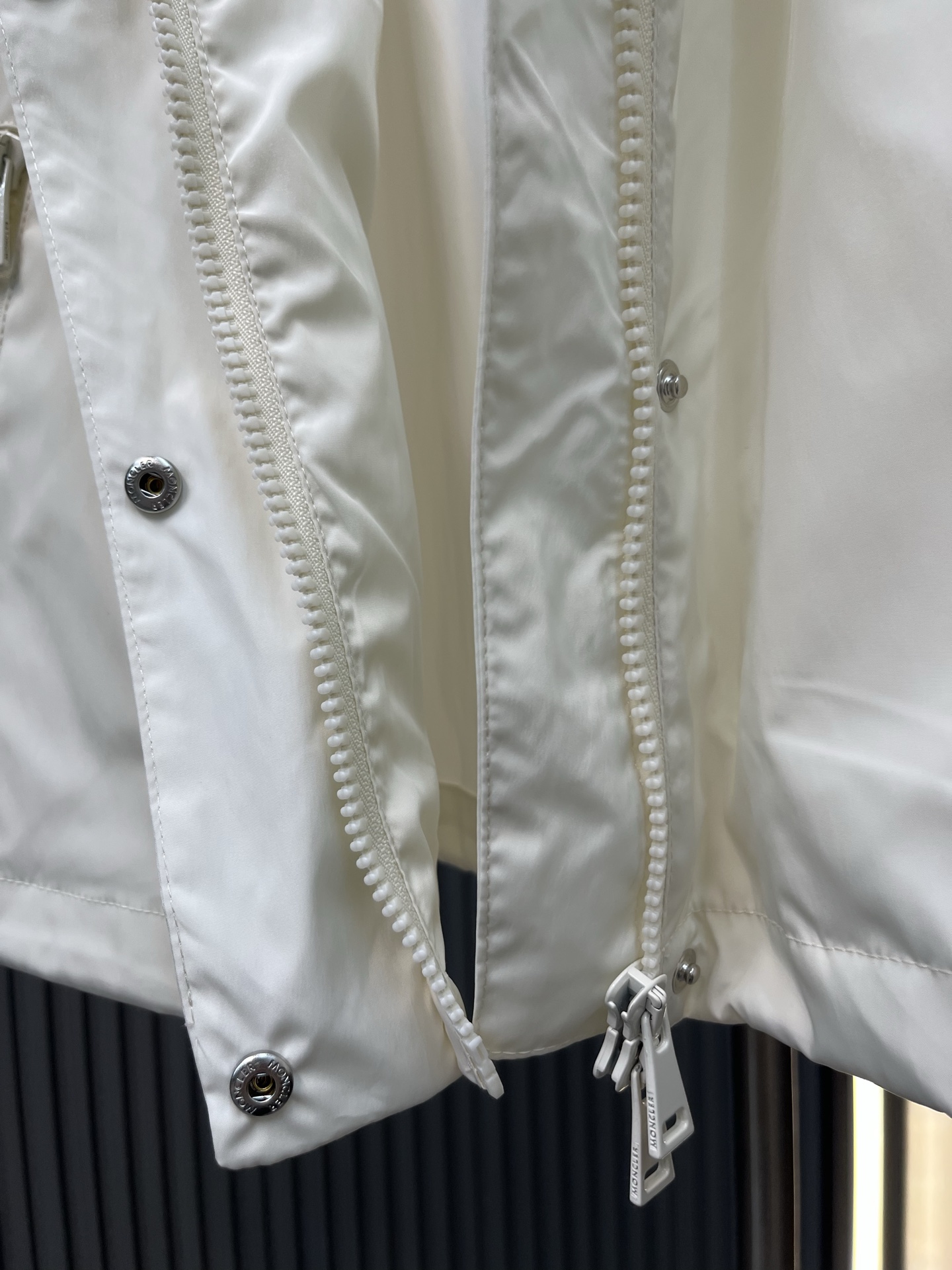 Moncler 早春新款 M蒙口连帽防风轻薄夹克