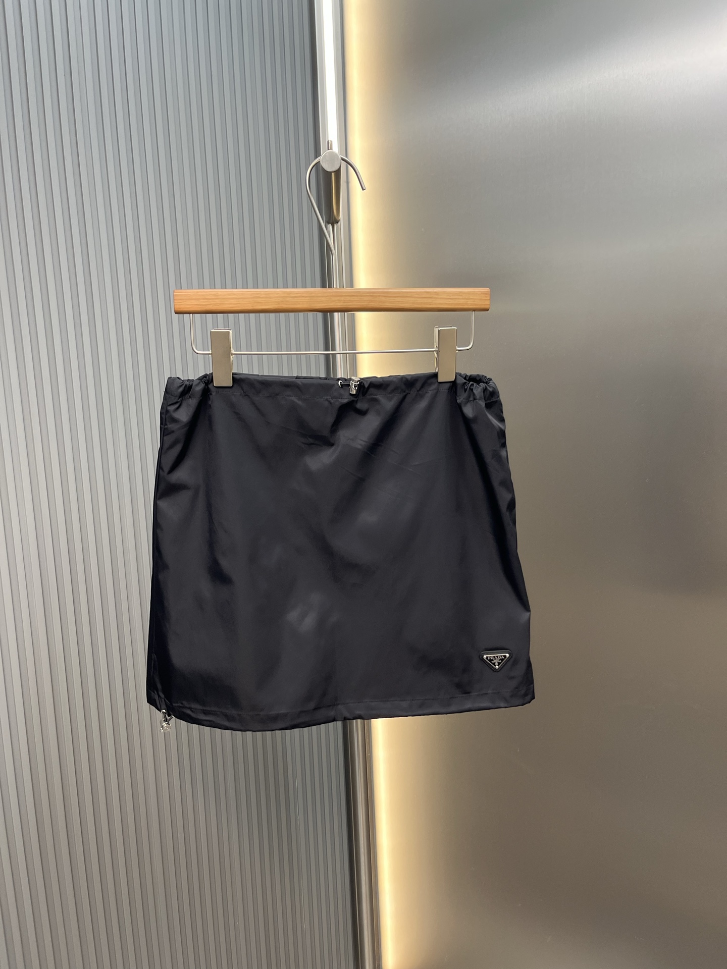 Prada Prada 三角标短裙女装