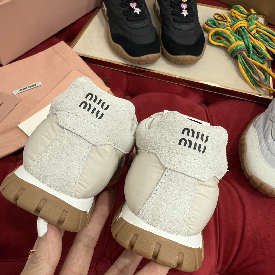 Miu Miu Tyre Sneakers: Elegant Sport Shoes with DIY Accents - Size 35-40 8 i1741186738 1426 8