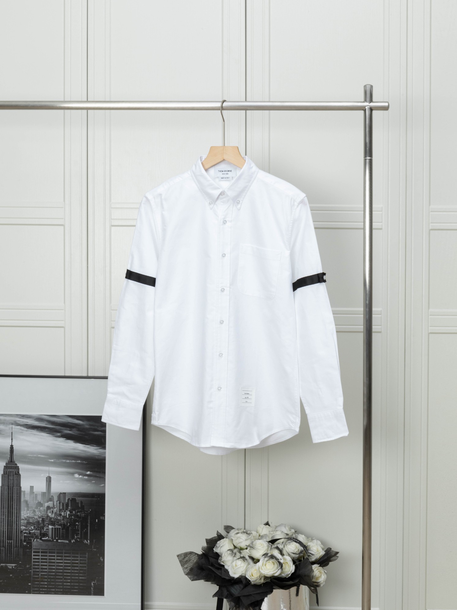 Camisa THOM BROWNE de doble manga con cinta negra en la manga, sincronizada con la tienda oficial, modelo clásico. Oxfo…