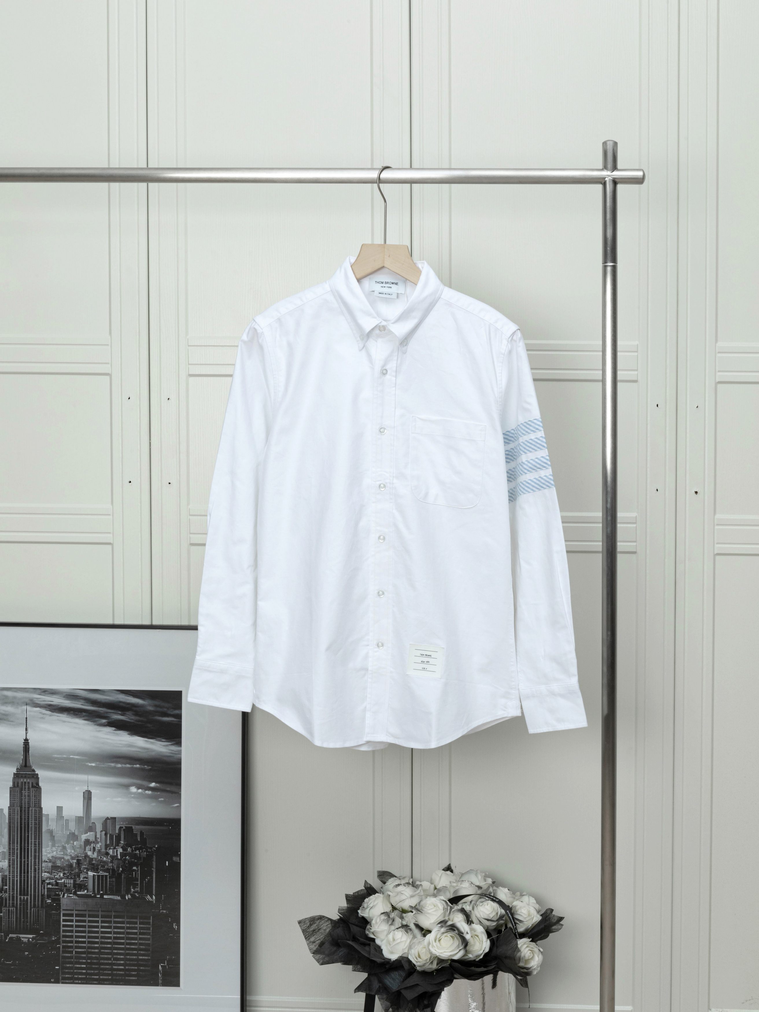 Camisa THOM BROWNE de cuatro rayas azules a rayas, envío 👔 clásico tejido de oxford, tacto y textura muy cómodos, pero…