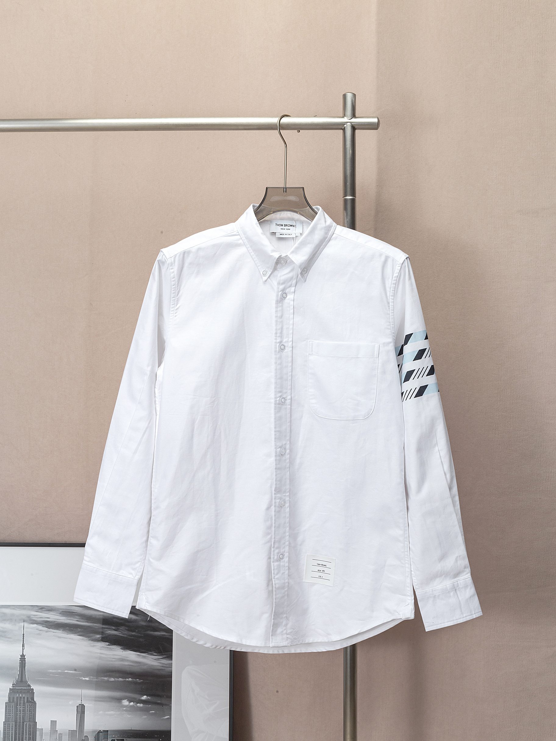 Camisa oxford THOM BROWNE nueva con rombos y rayas azul claro. Tom Brown. Camisa de manga larga de estilo casual de mar…