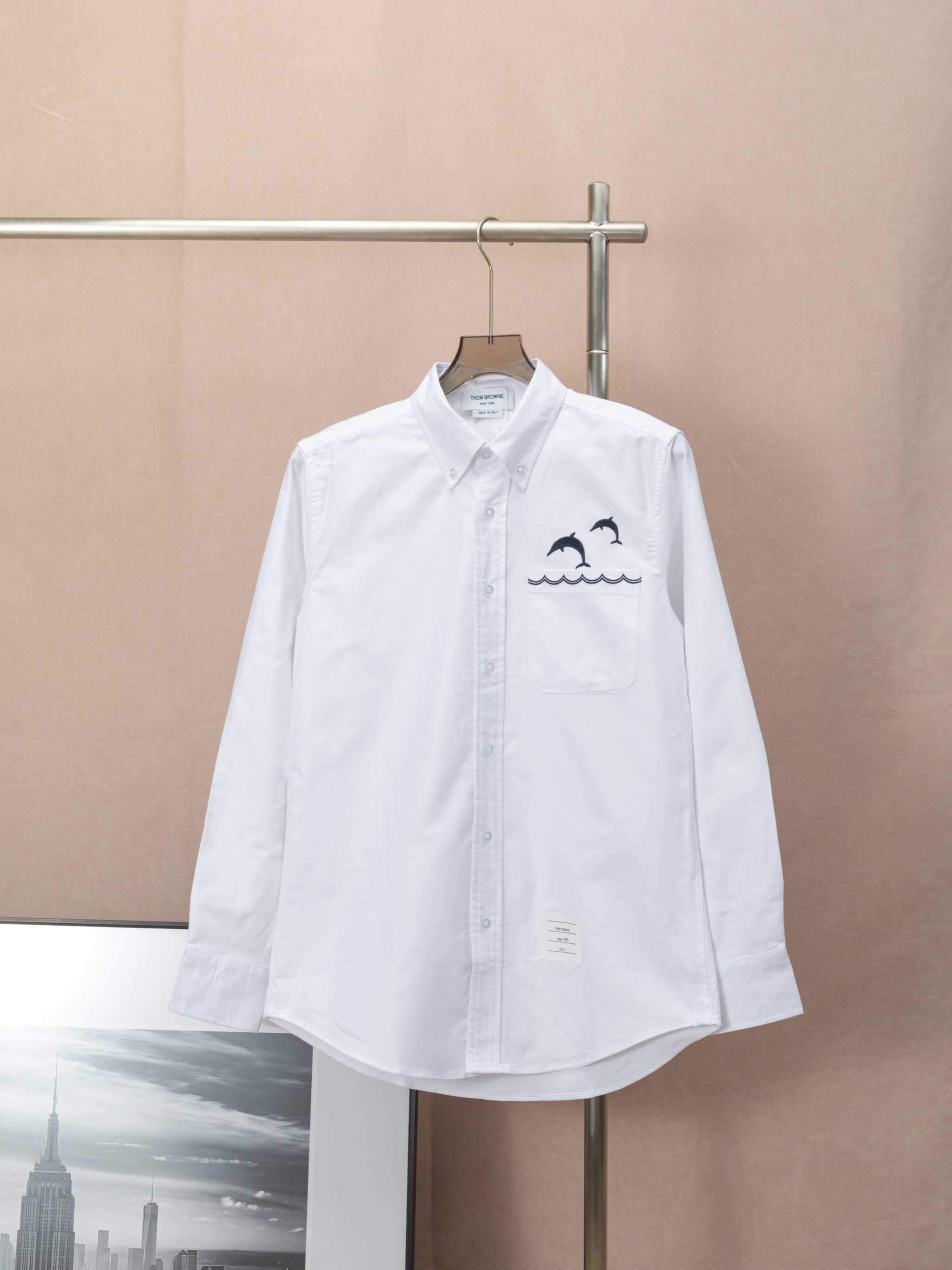 THOM BROWNE Nueva camisa con bordado de delfín 🐬. Bordado de olas de alta precisión. Tela Oxford auténtica, 100% algod…