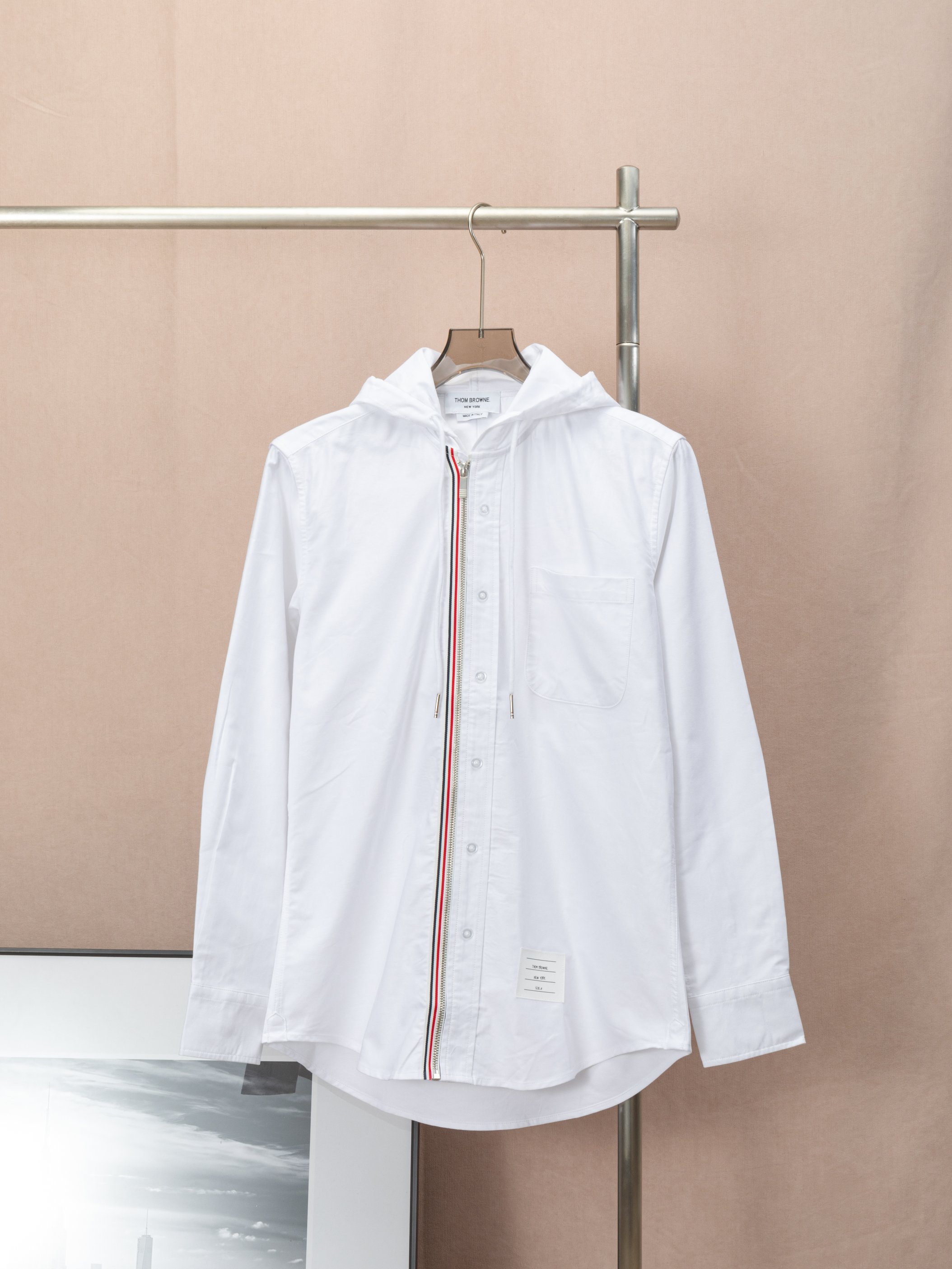 𝗧𝗵𝗼𝗺 𝗕𝗿𝗼𝘄𝗻𝗲 Camisa chaqueta de manga larga con capucha y cremallera, versión limpia. Realmente saber vestir c…