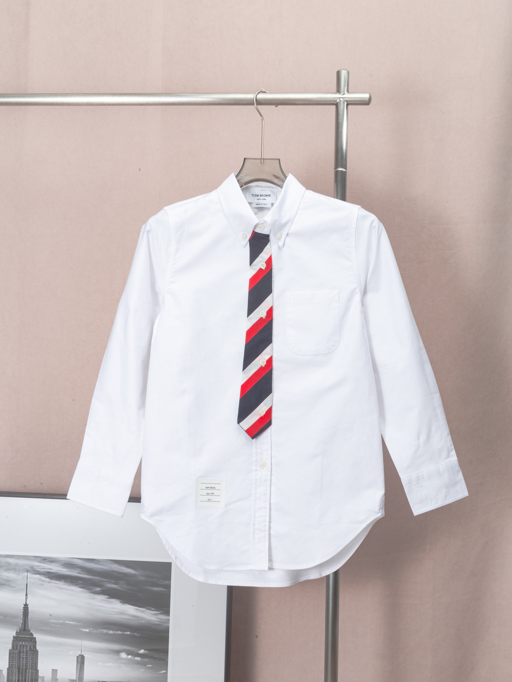 Camisa de mujer de Thom Browne, nueva, con corbata, como la de Wang Xinling, versión exclusiva. La tela es oxford perso…