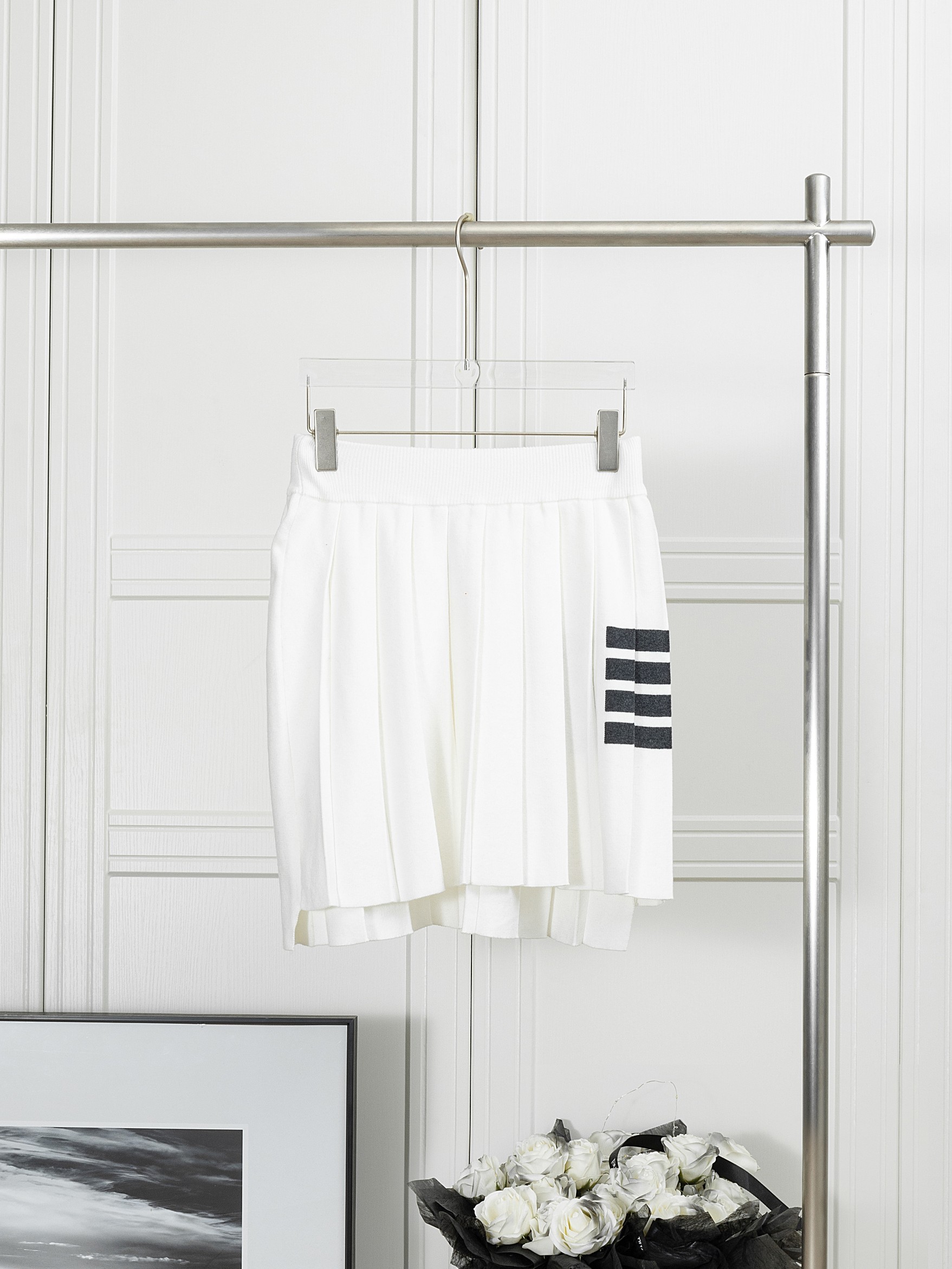 𝑻𝒉𝒐𝒎 𝑩𝒓𝒐𝒘𝒏𝒆 (Artículo original de alta calidad, versión superior, envío en 2 días) Thom Browne: Falda plisada…
